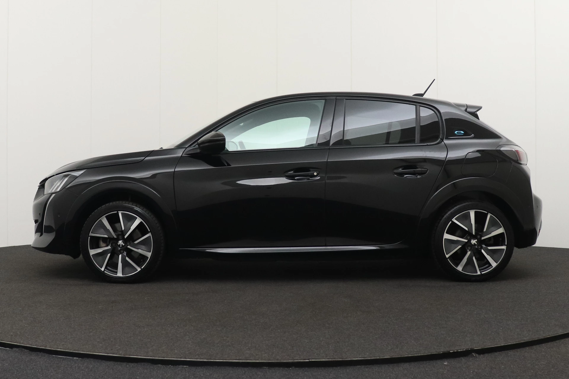 Hoofdafbeelding Peugeot e-208