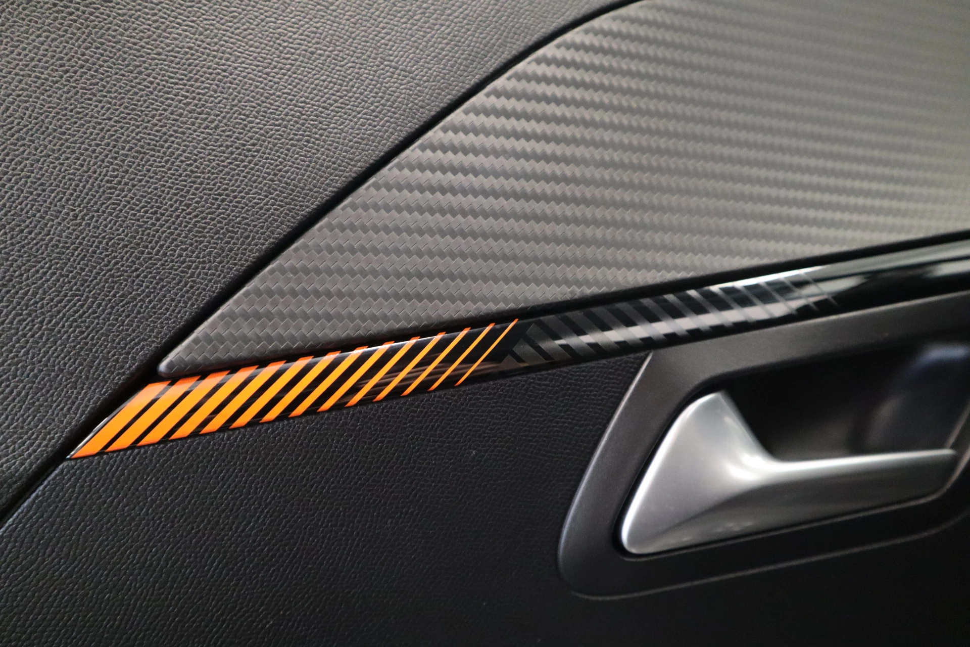 Hoofdafbeelding Peugeot e-208