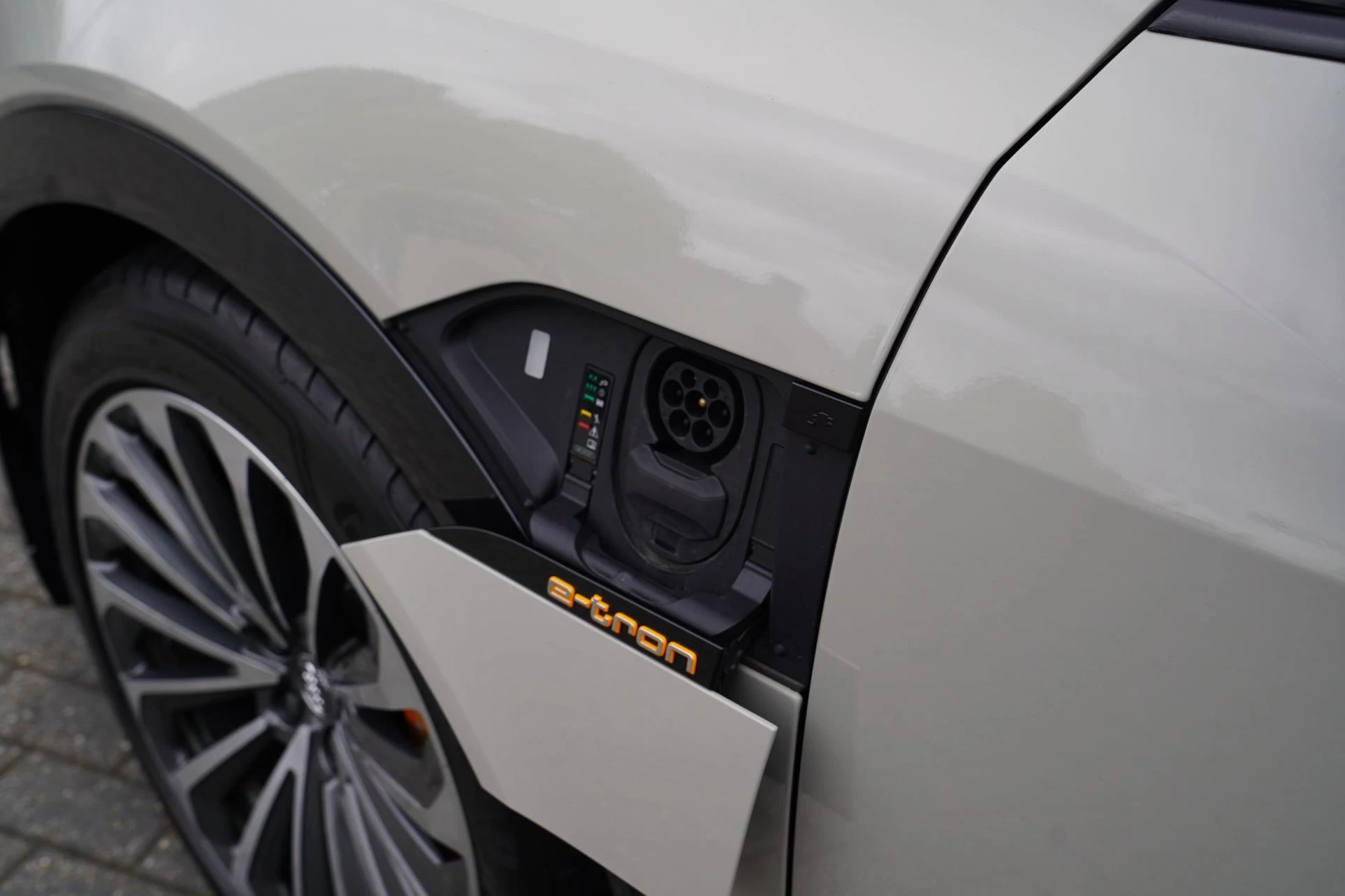 Hoofdafbeelding Audi e-tron