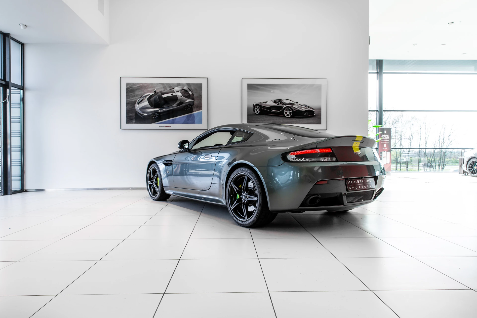 Hoofdafbeelding Aston Martin V8 Vantage