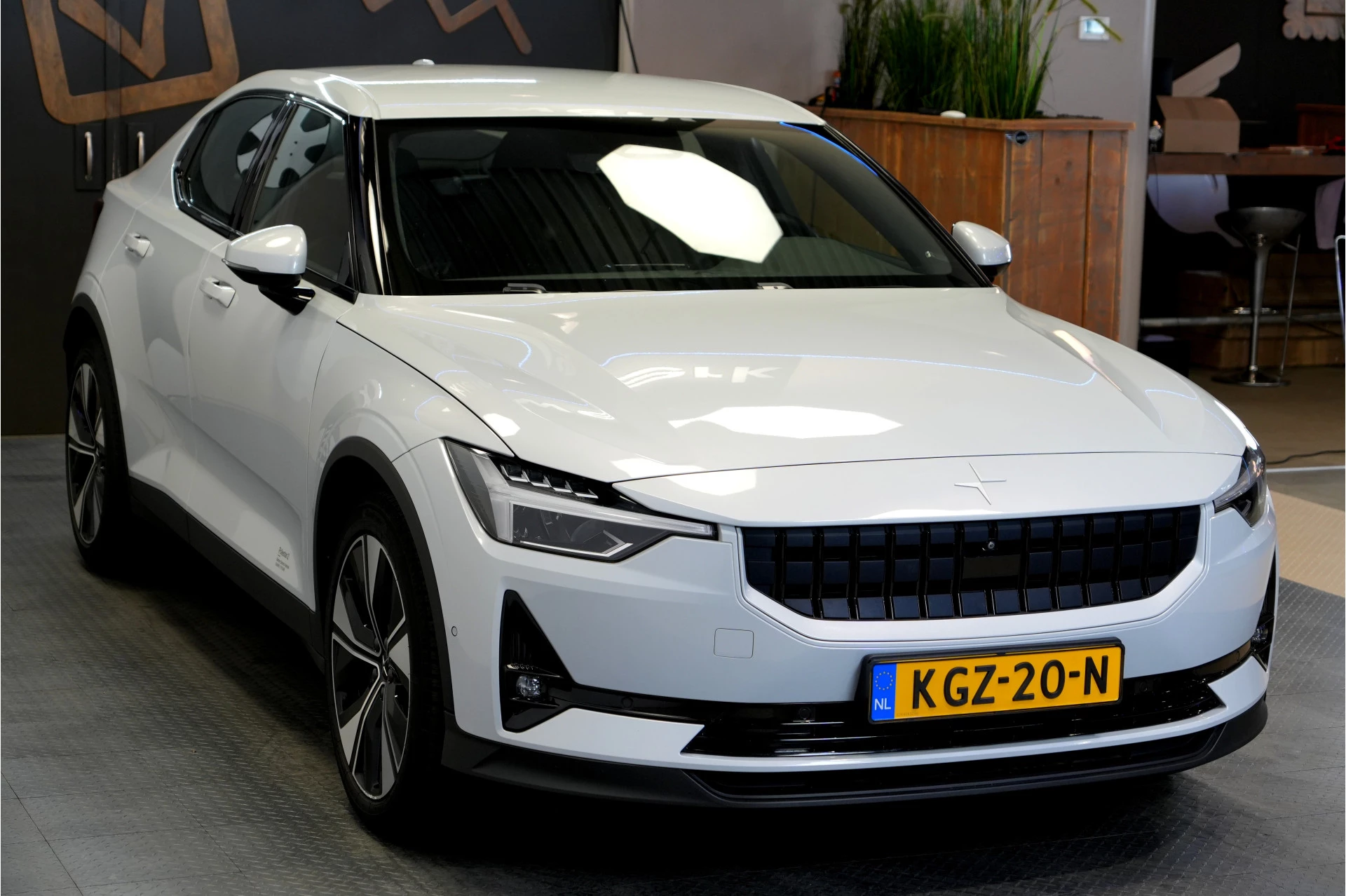 Hoofdafbeelding Polestar 2