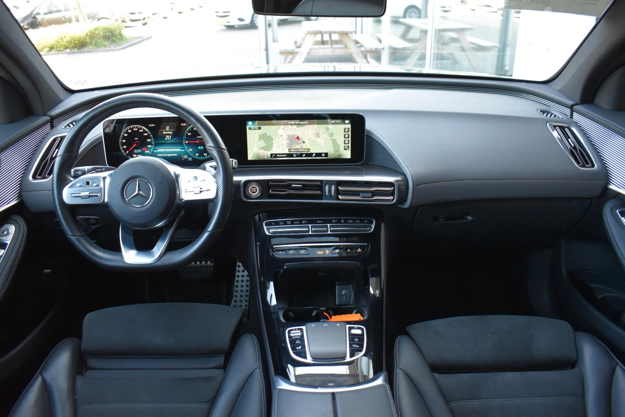 Hoofdafbeelding Mercedes-Benz EQC