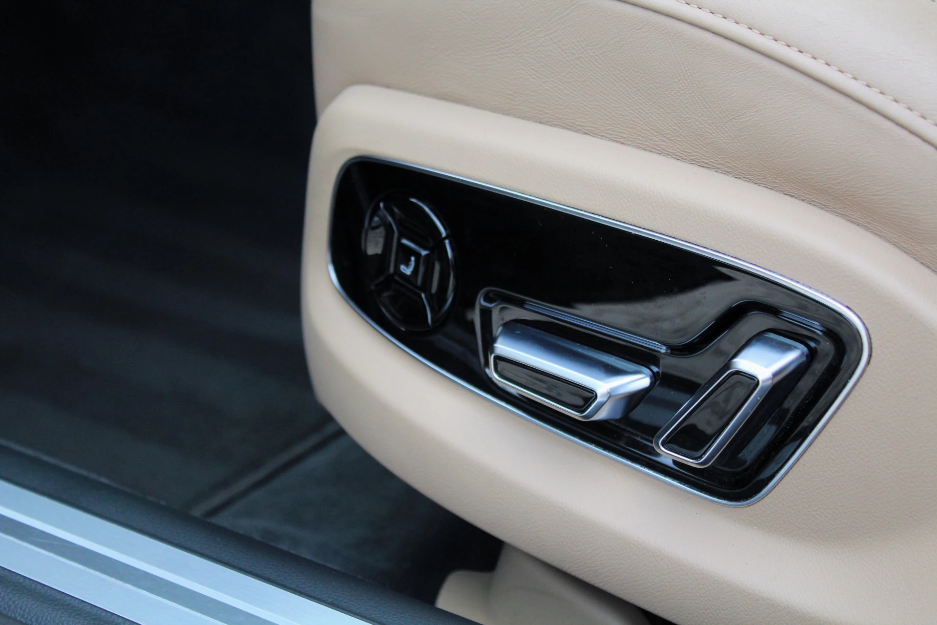 Hoofdafbeelding Audi A8