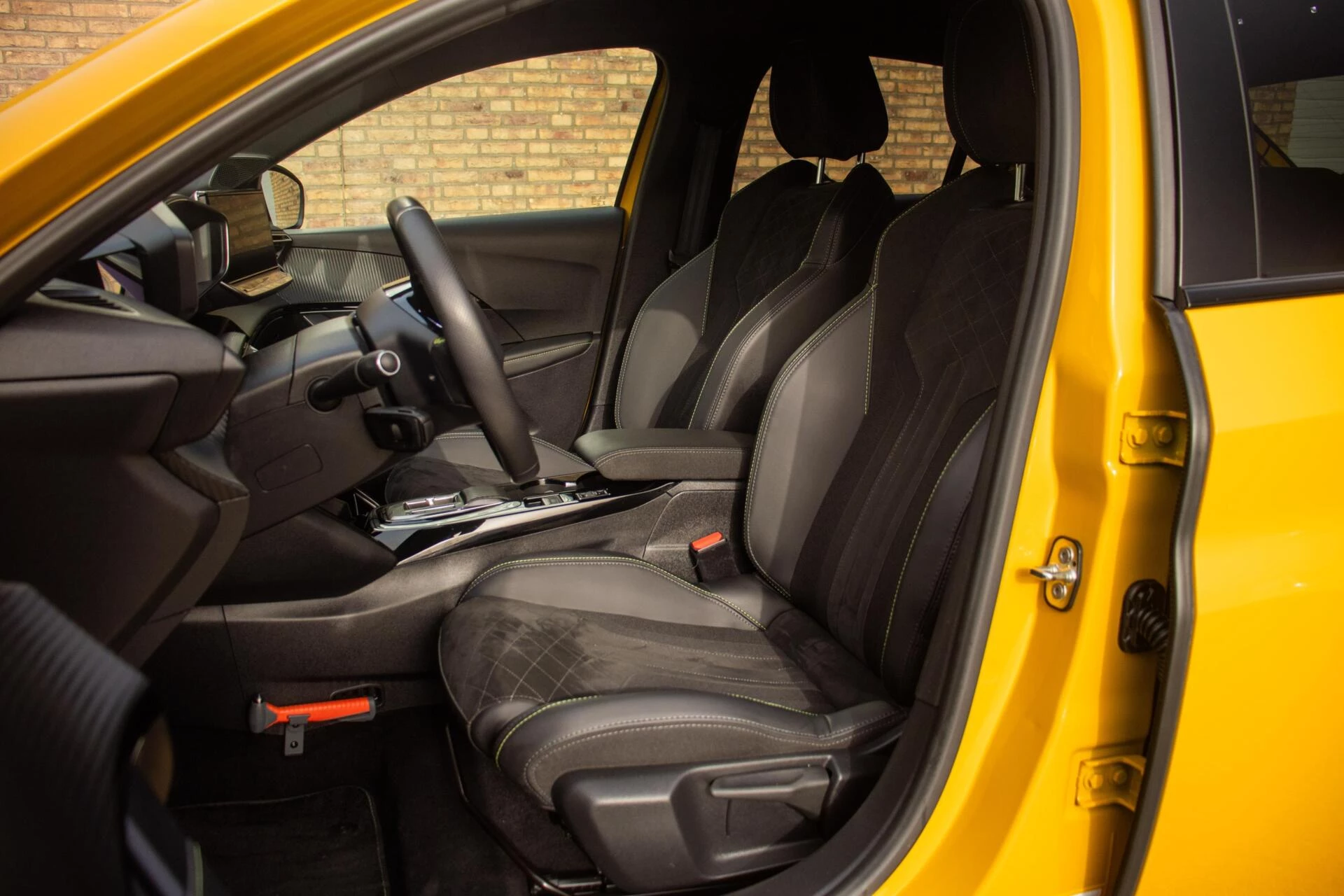 Hoofdafbeelding Peugeot e-208