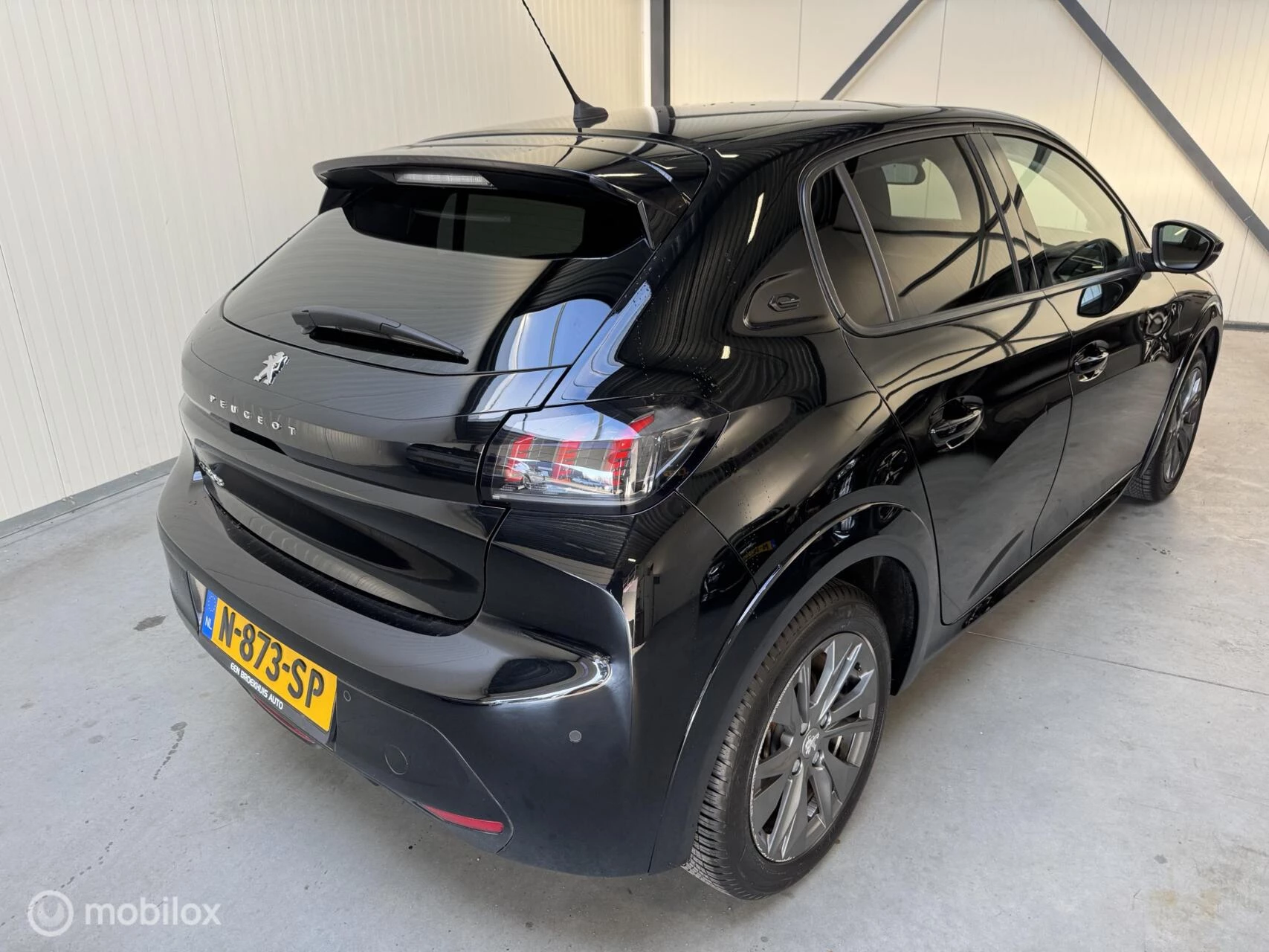 Hoofdafbeelding Peugeot e-208