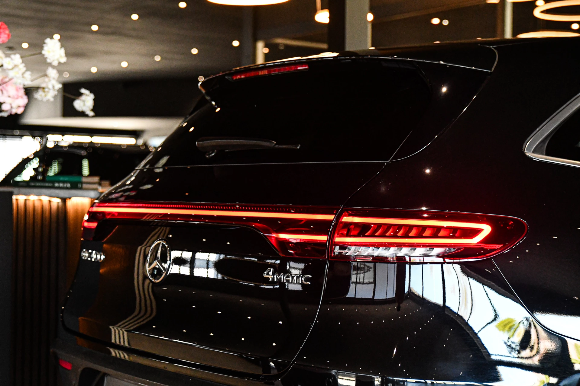 Hoofdafbeelding Mercedes-Benz EQC
