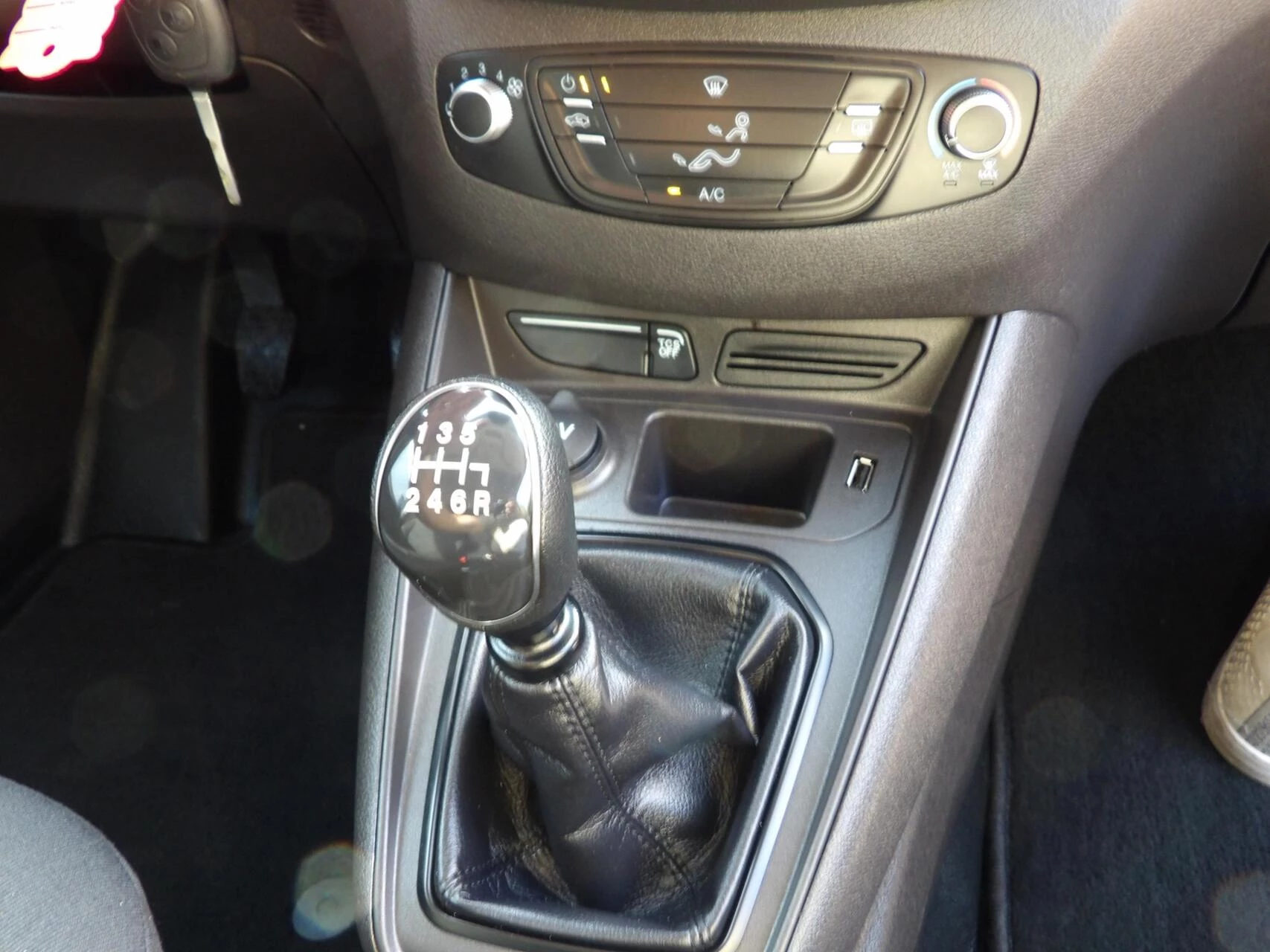 Hoofdafbeelding Ford Transit Courier