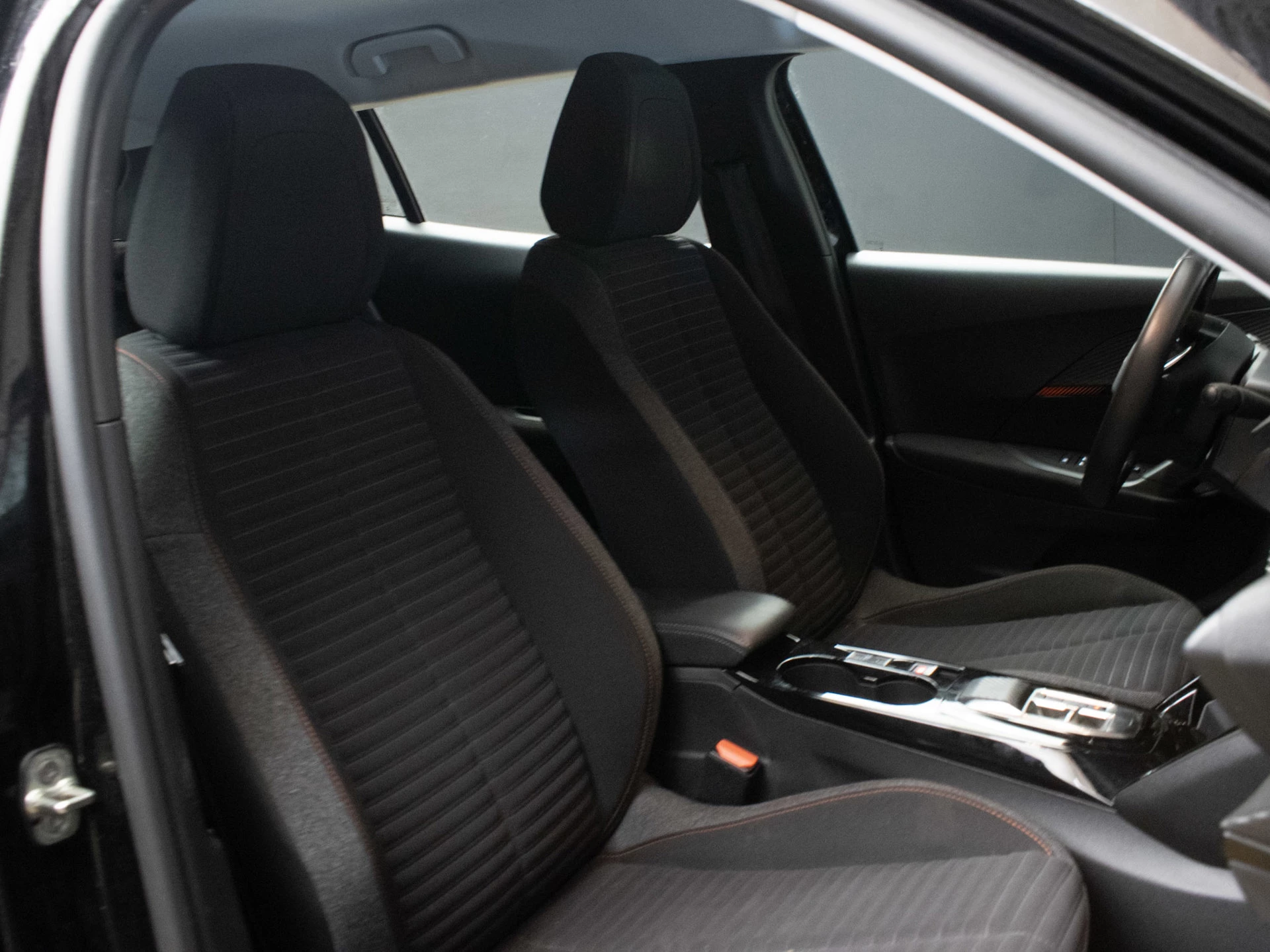 Hoofdafbeelding Peugeot e-2008