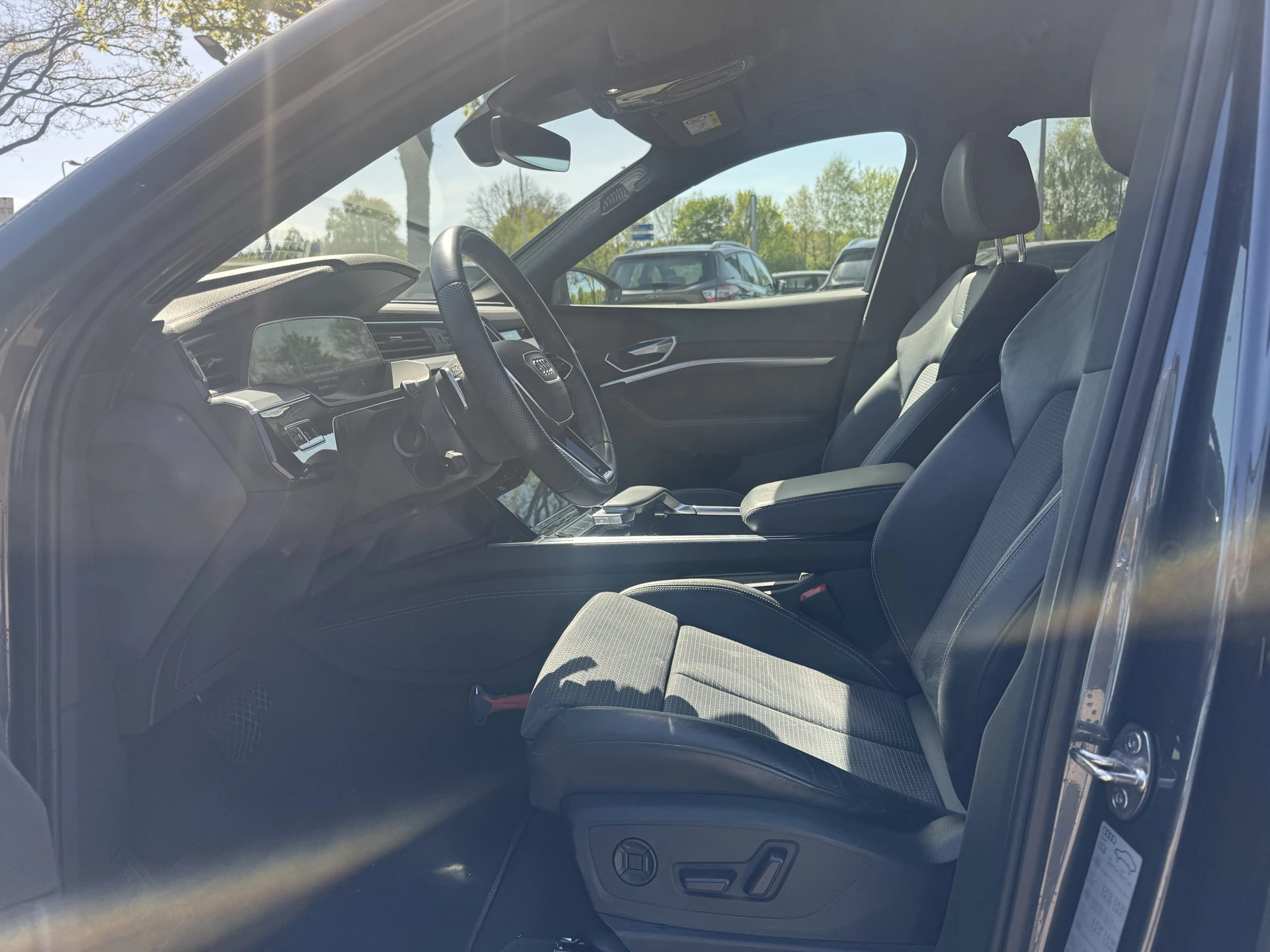 Hoofdafbeelding Audi e-tron