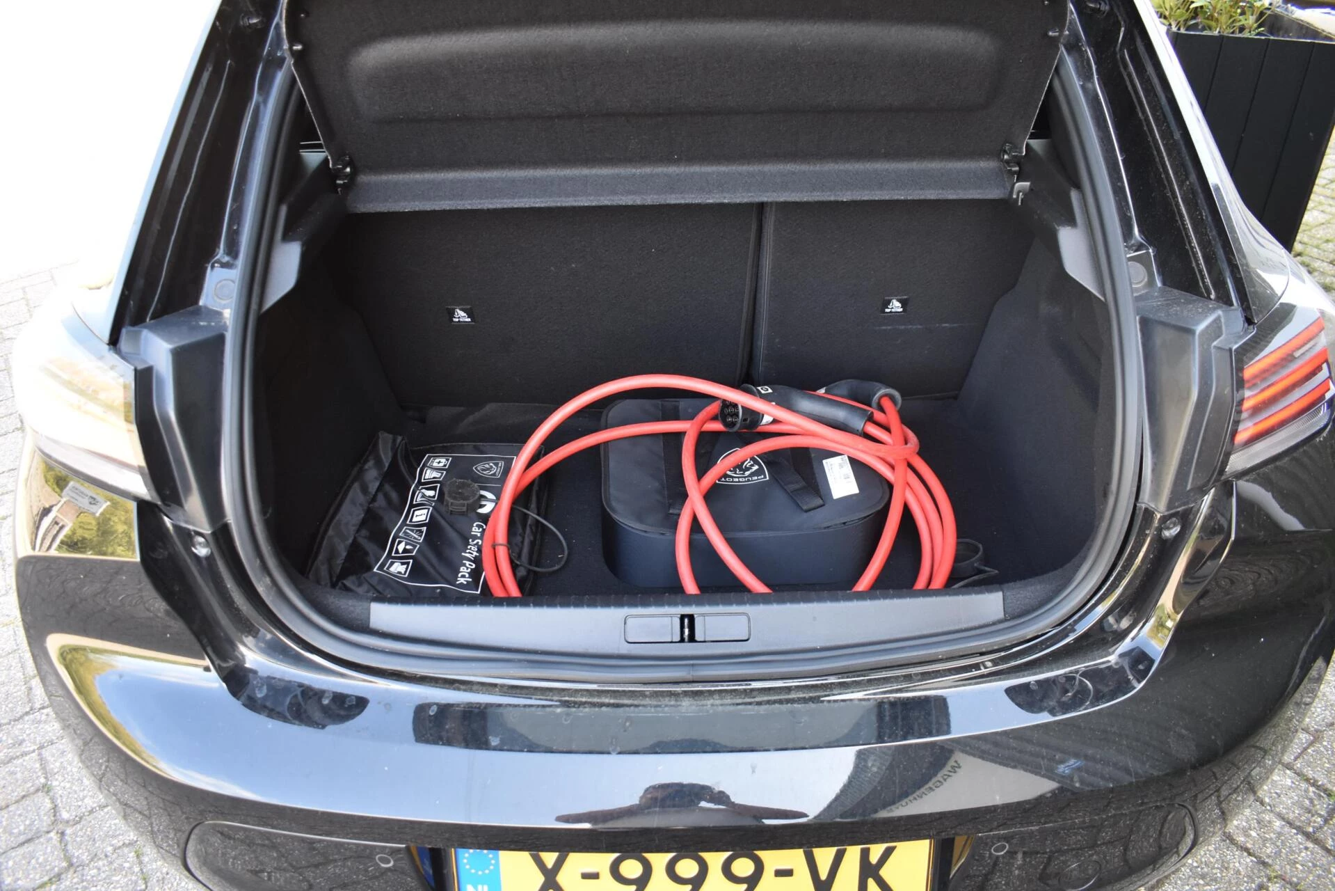 Hoofdafbeelding Peugeot e-208