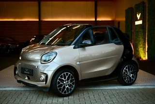 Smart Fortwo cabrio EQ - Stuurverwarming - Leer - Cruise control - Stoelverwarming - LED - Achteruitrijcamera Comfort PLUS 18 kWh