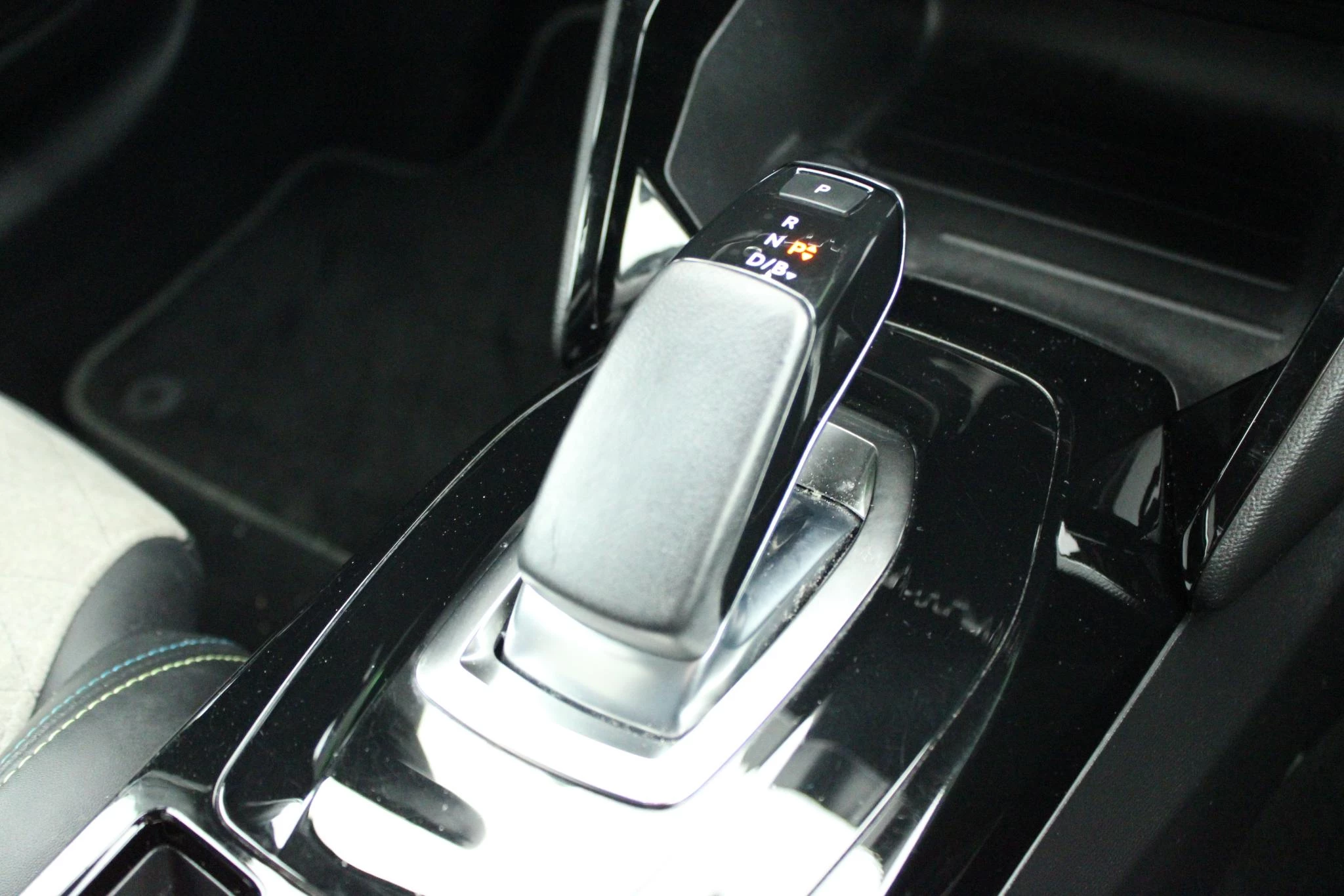 Hoofdafbeelding Peugeot e-208