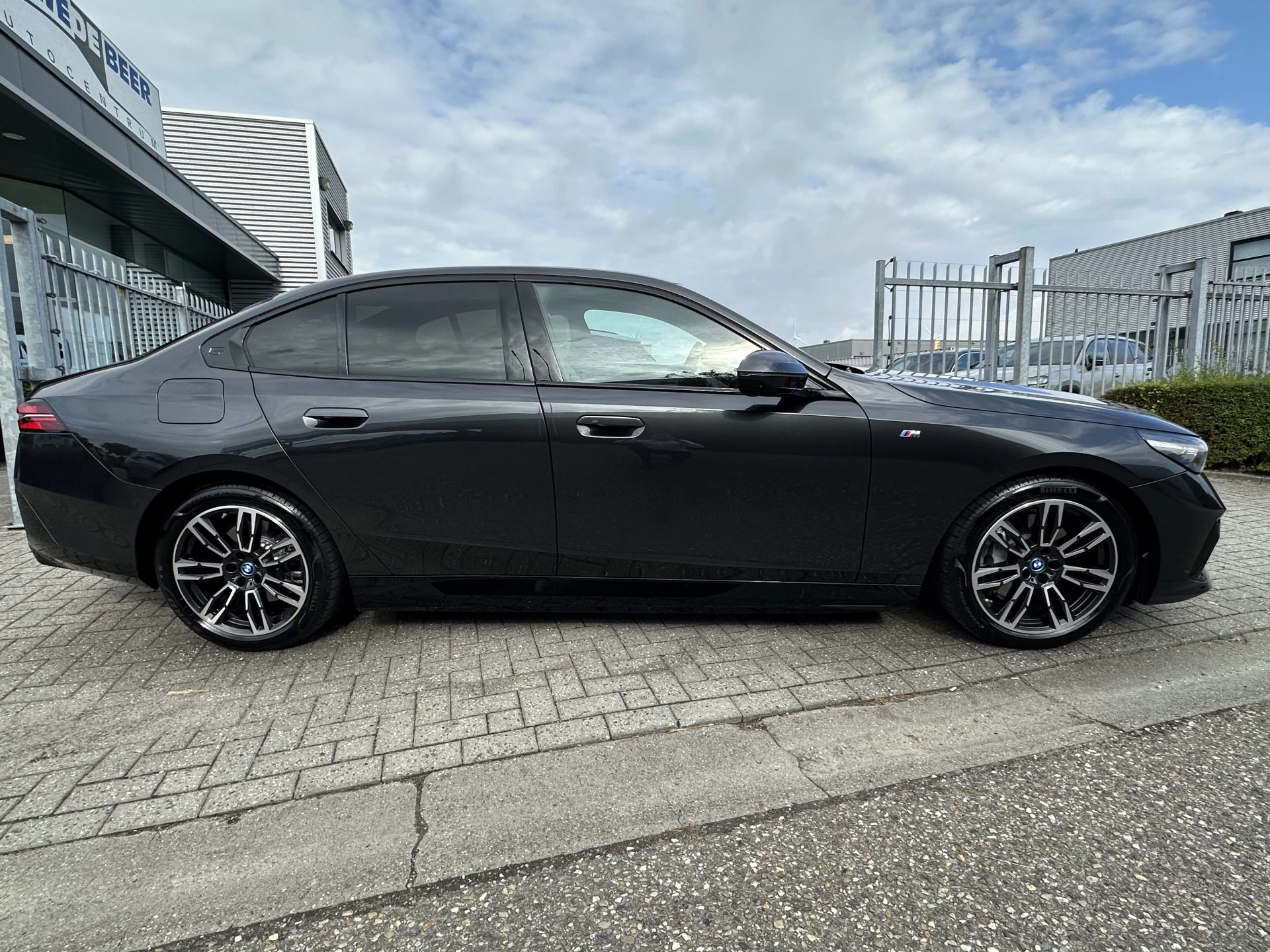 Hoofdafbeelding BMW i5