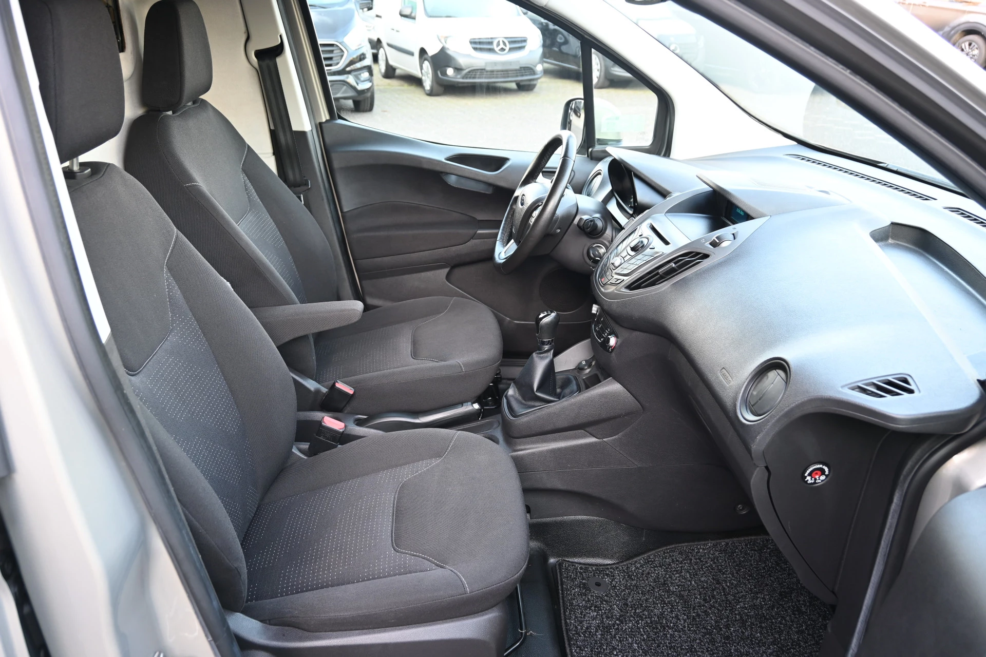 Hoofdafbeelding Ford Transit Courier