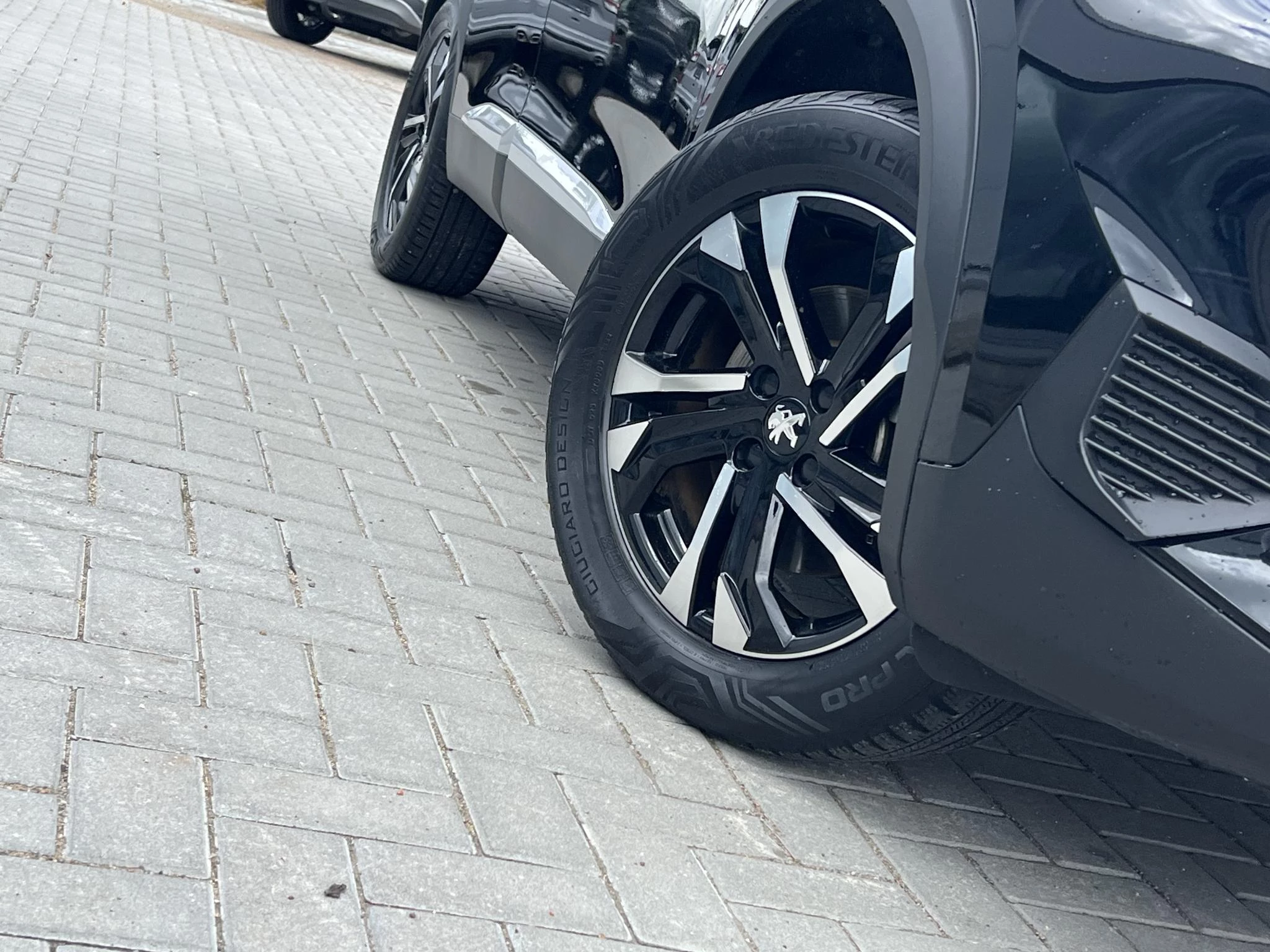 Hoofdafbeelding Peugeot e-2008