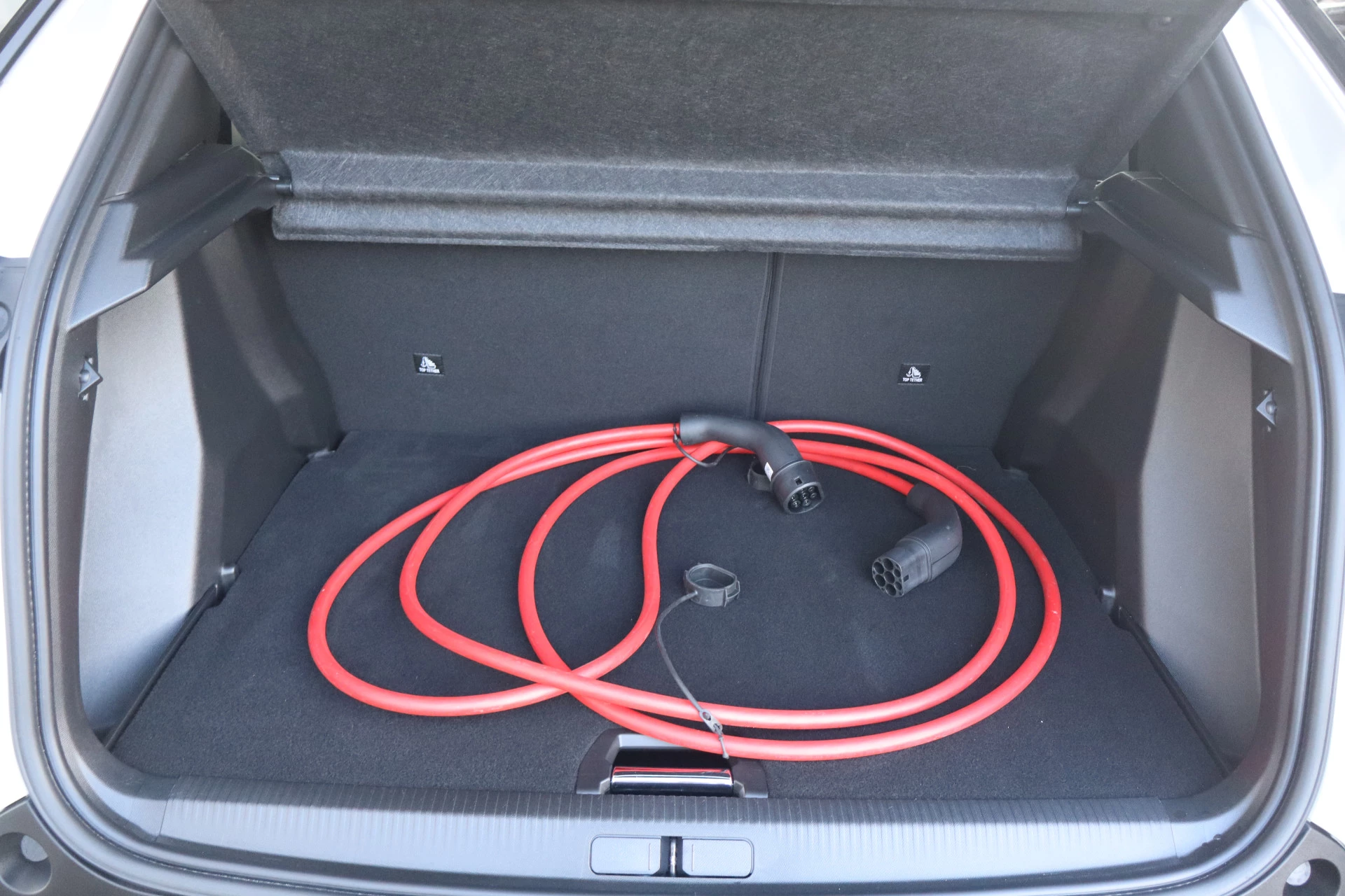 Hoofdafbeelding Peugeot e-2008