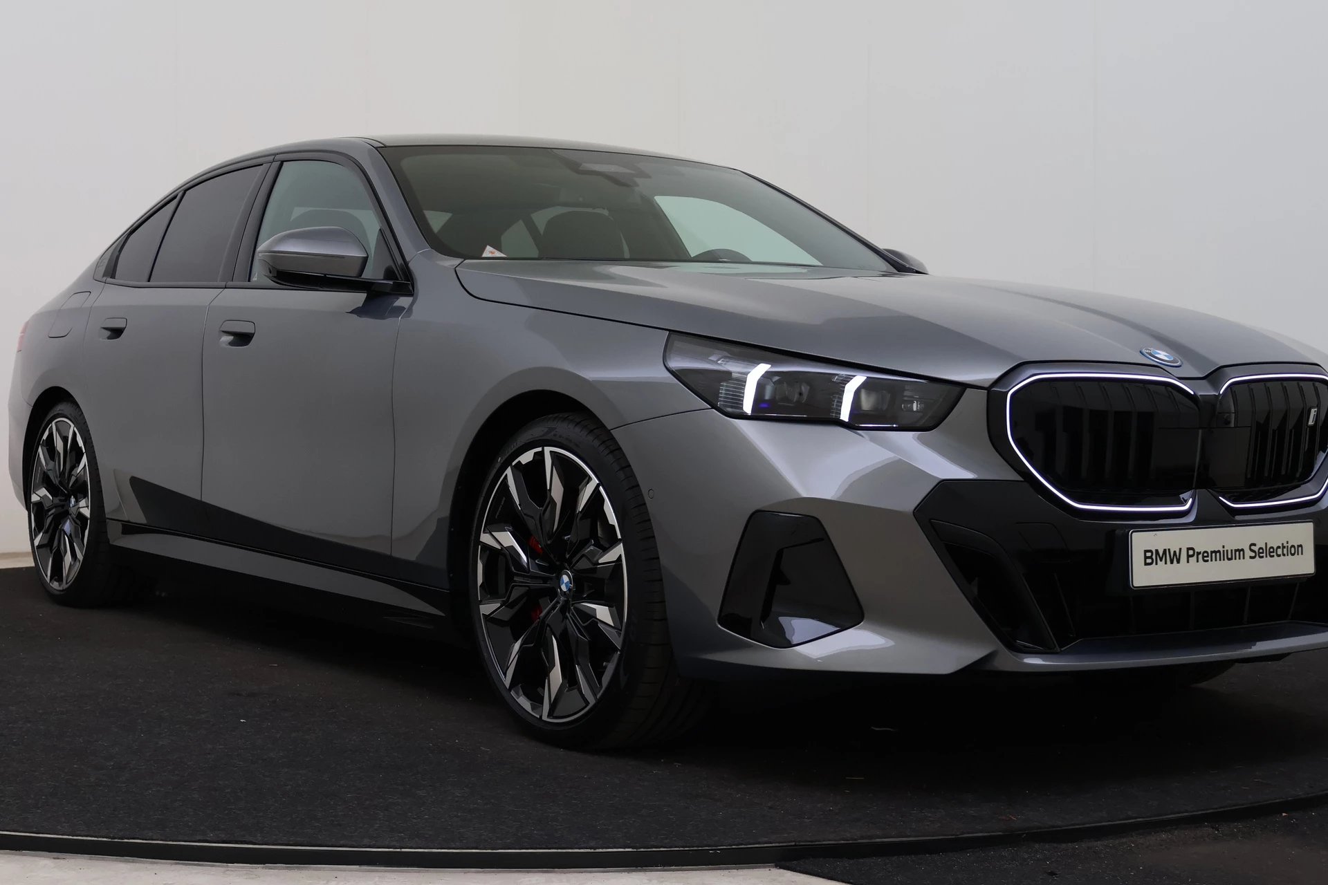 Hoofdafbeelding BMW i5