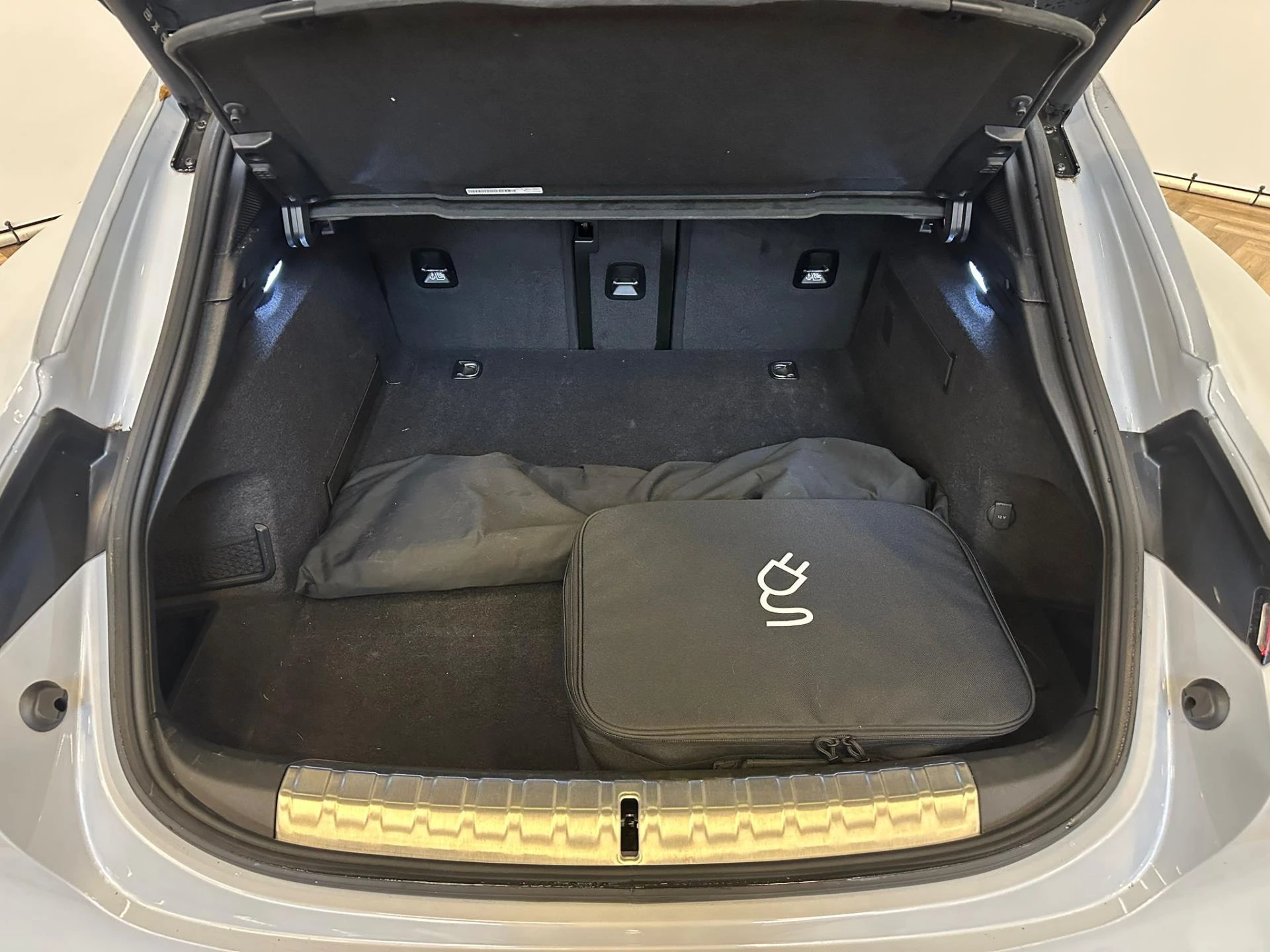 Hoofdafbeelding Porsche Taycan