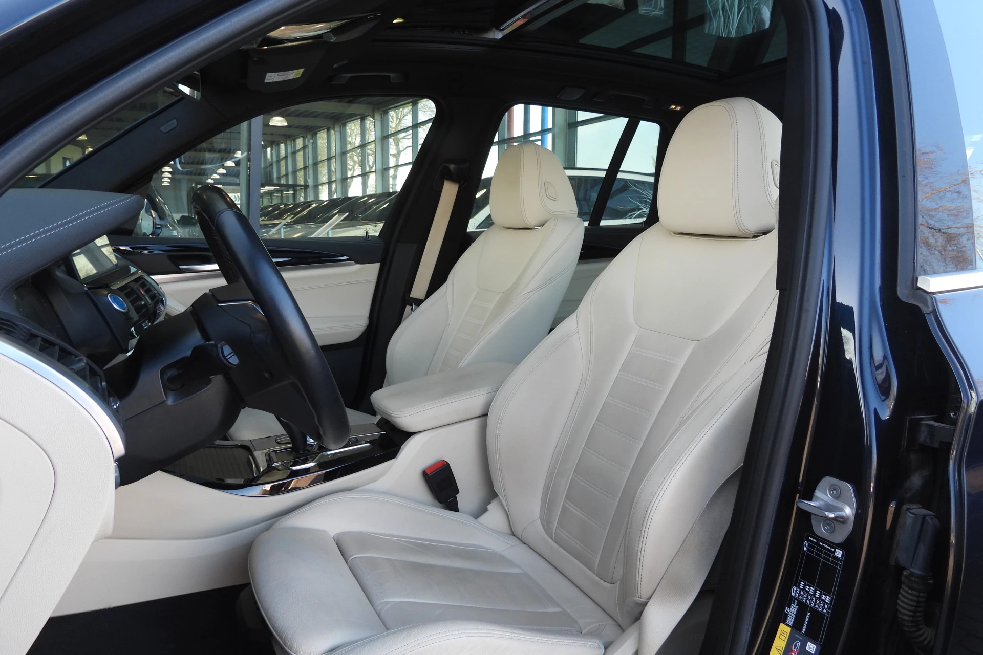 Hoofdafbeelding BMW iX3