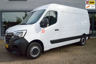 Hoofdafbeelding Renault Master Renault MASTER T35 2.3 dCi 135 L2H2 RED HAAK|CRUISE|CAMERA|LAT-OM-LAT|VLAKKE VLOER