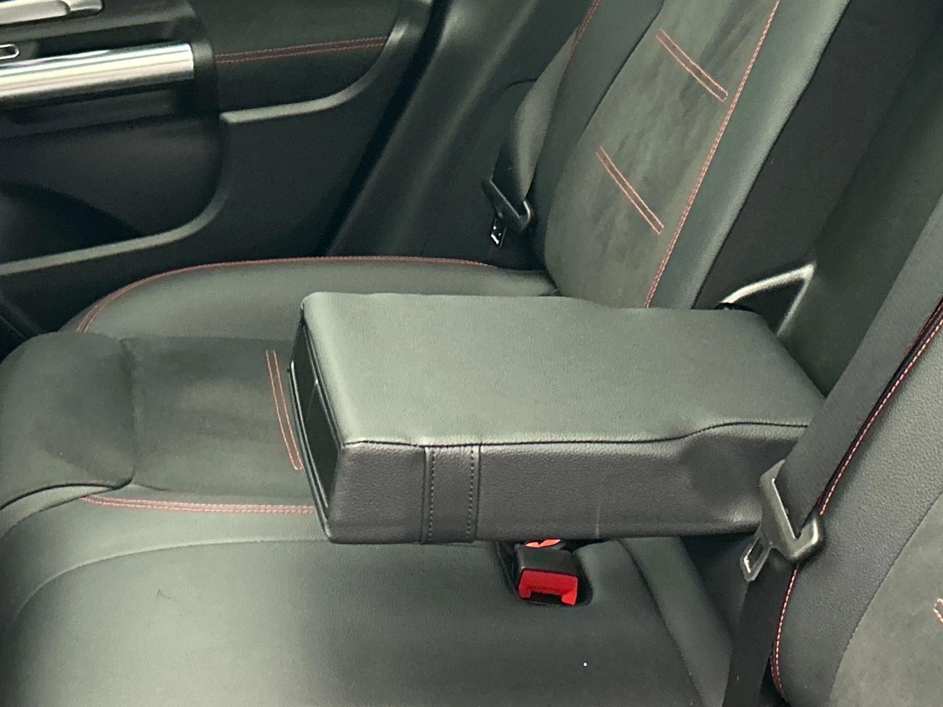 Hoofdafbeelding Mercedes-Benz EQA