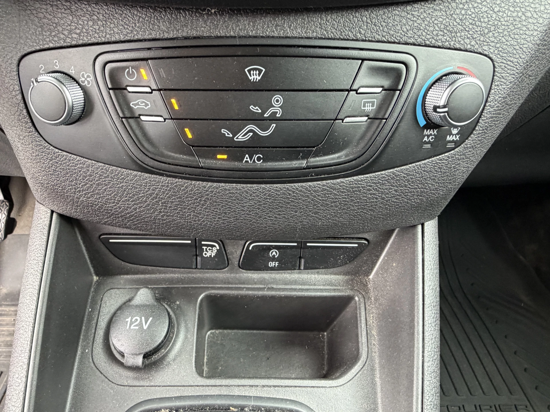 Hoofdafbeelding Ford Transit Courier