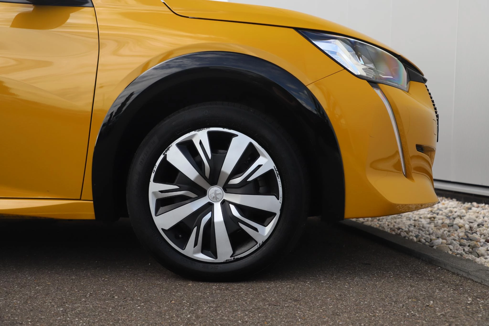 Hoofdafbeelding Peugeot e-208