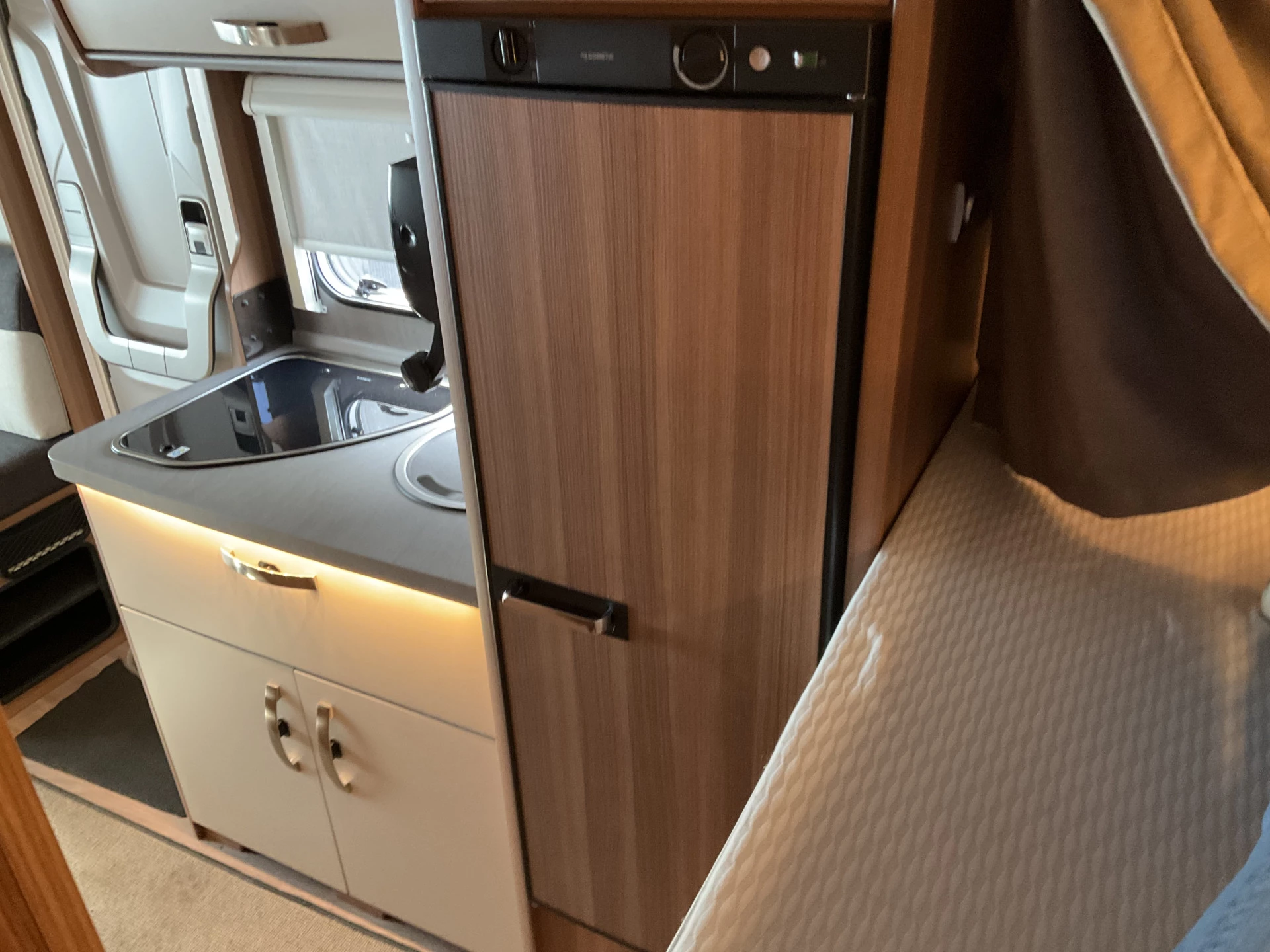 Hoofdafbeelding Weinsberg R57