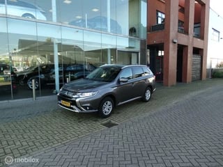 Mitsubishi Outlander 2.4 PHEV 4WD 240pk 1e eig. 19.937km NAP