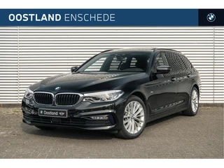 BMW 5 Serie Touring 530i xDrive High Executive Sport Line Automaat / Trekhaak / Panoramadak / Sportstoelen / Adaptieve LED / Comfort Access / Parking Assistant Plus / Head-Up / Soft Close
