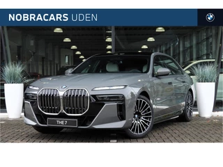 Hoofdafbeelding BMW 7 Serie BMW 7 Serie 750e xDrive M Sport Automaat / Panoramadak Sky Lounge / Trekhaak / Massagefunctie / Bowers & Wilkins / Parking Assistant Professional / Executive Lounge Seating