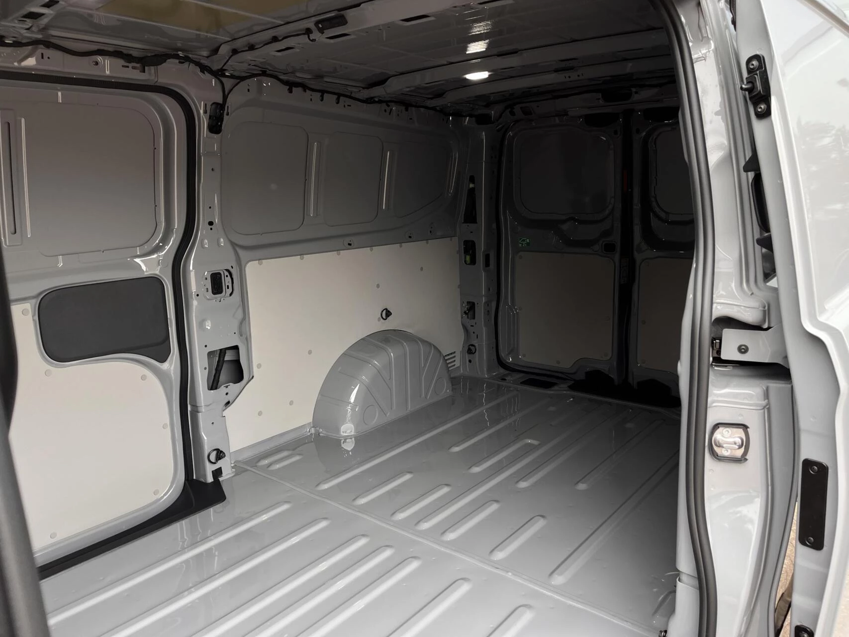Hoofdafbeelding Ford E-Transit Custom