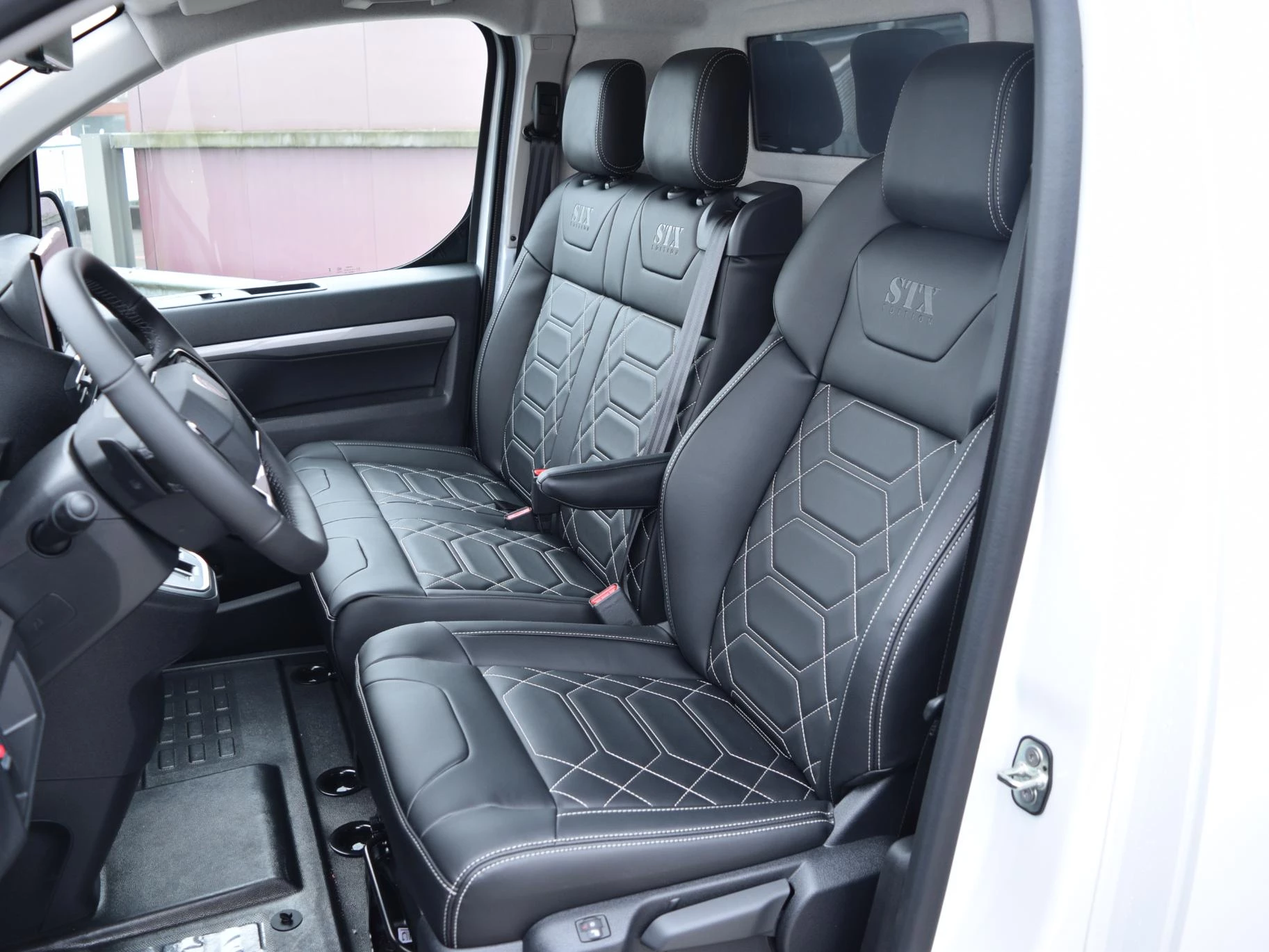 Hoofdafbeelding Peugeot e-Expert