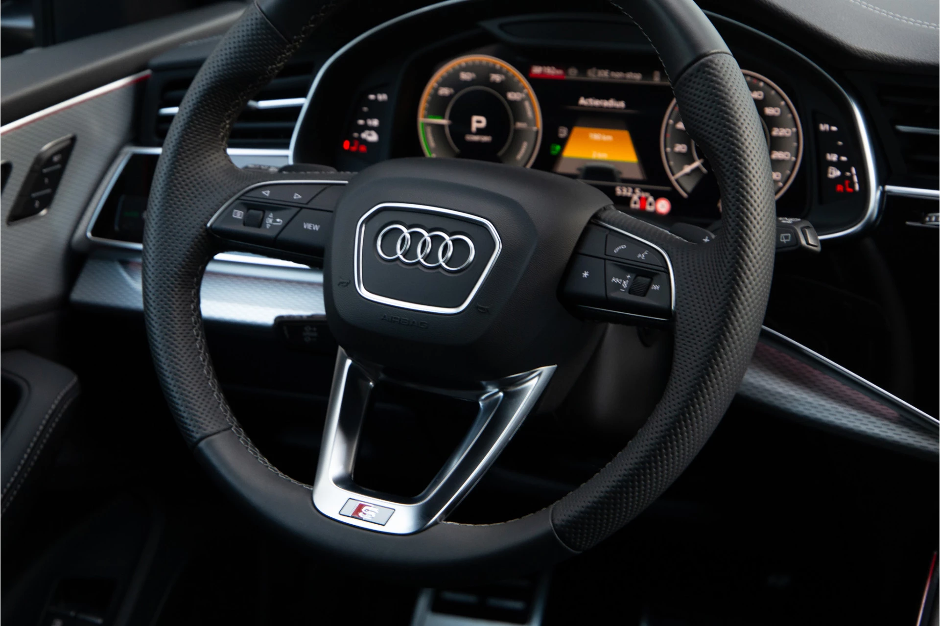 Hoofdafbeelding Audi Q8