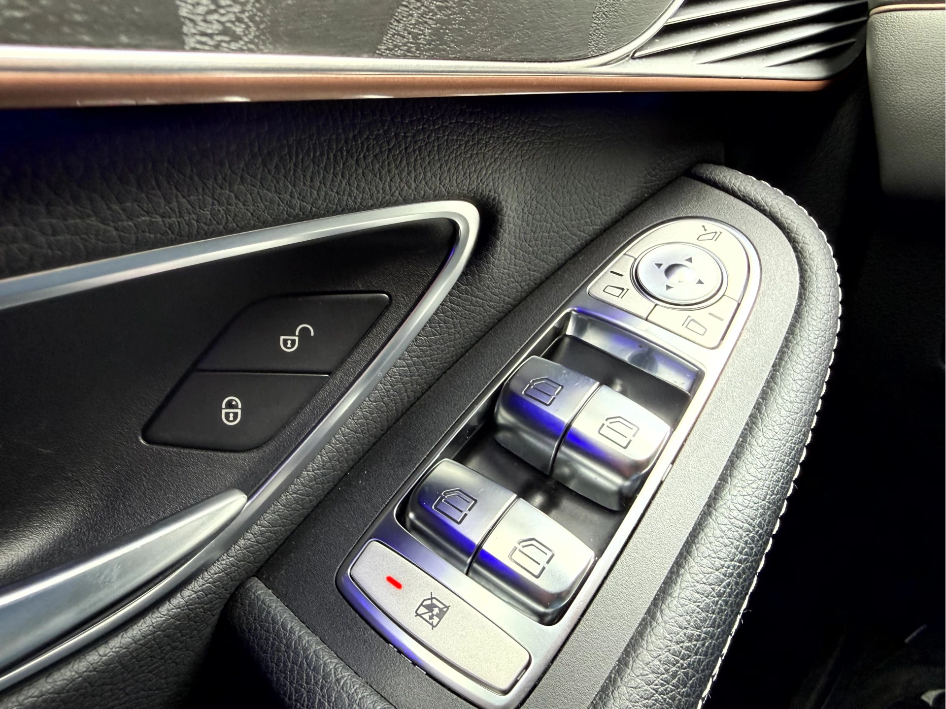 Hoofdafbeelding Mercedes-Benz EQC