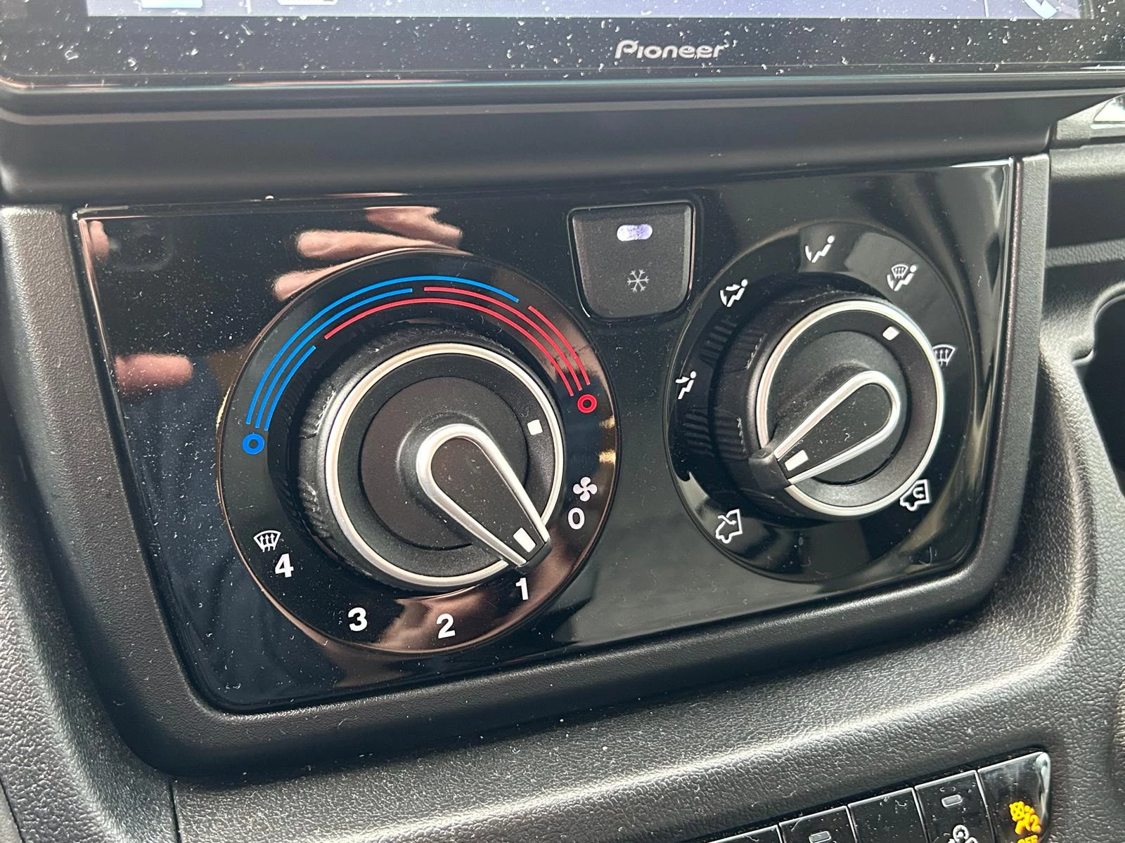 Hoofdafbeelding Adria MATRIX 670SL