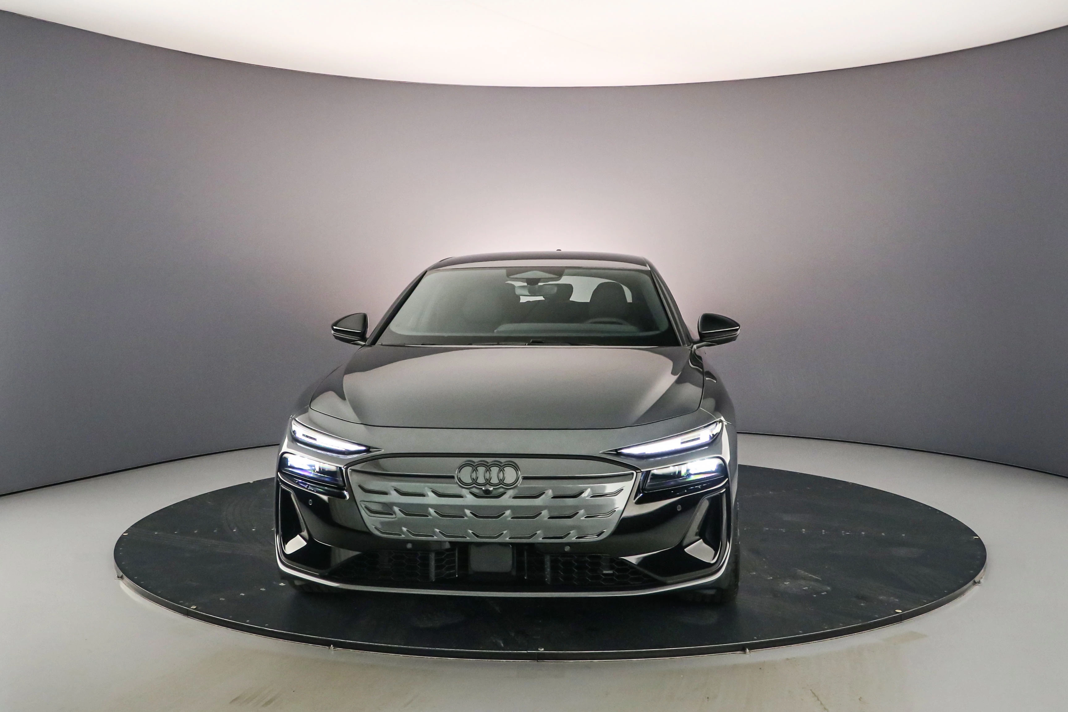 Hoofdafbeelding Audi A6 Avant e-tron