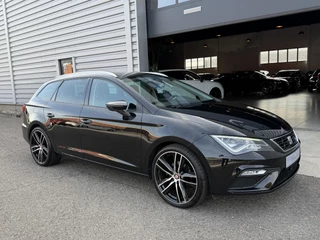 SEAT Leon ST 1.4 TSI FR ACC|Carplay|Camera|DCC Zwart