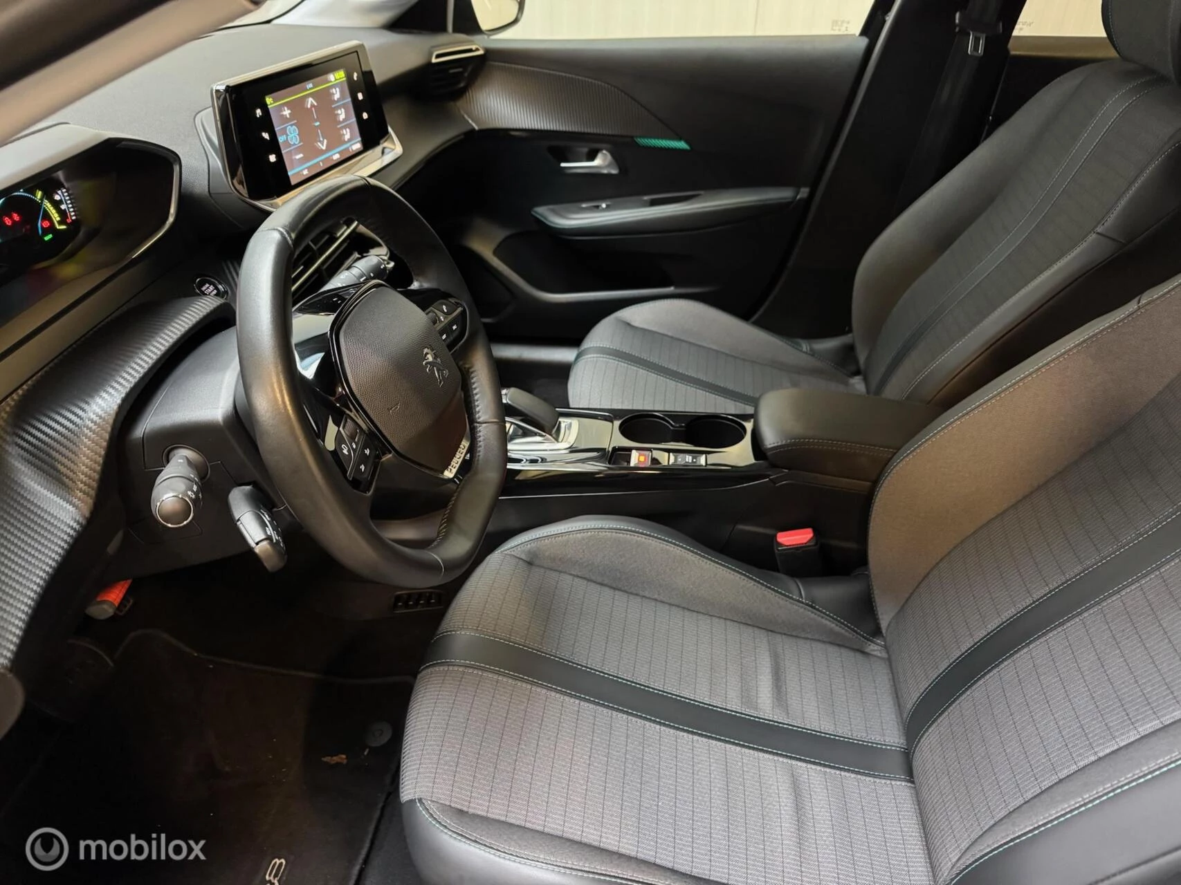 Hoofdafbeelding Peugeot e-208