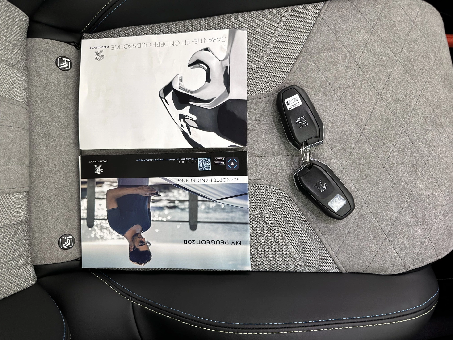 Hoofdafbeelding Peugeot e-208