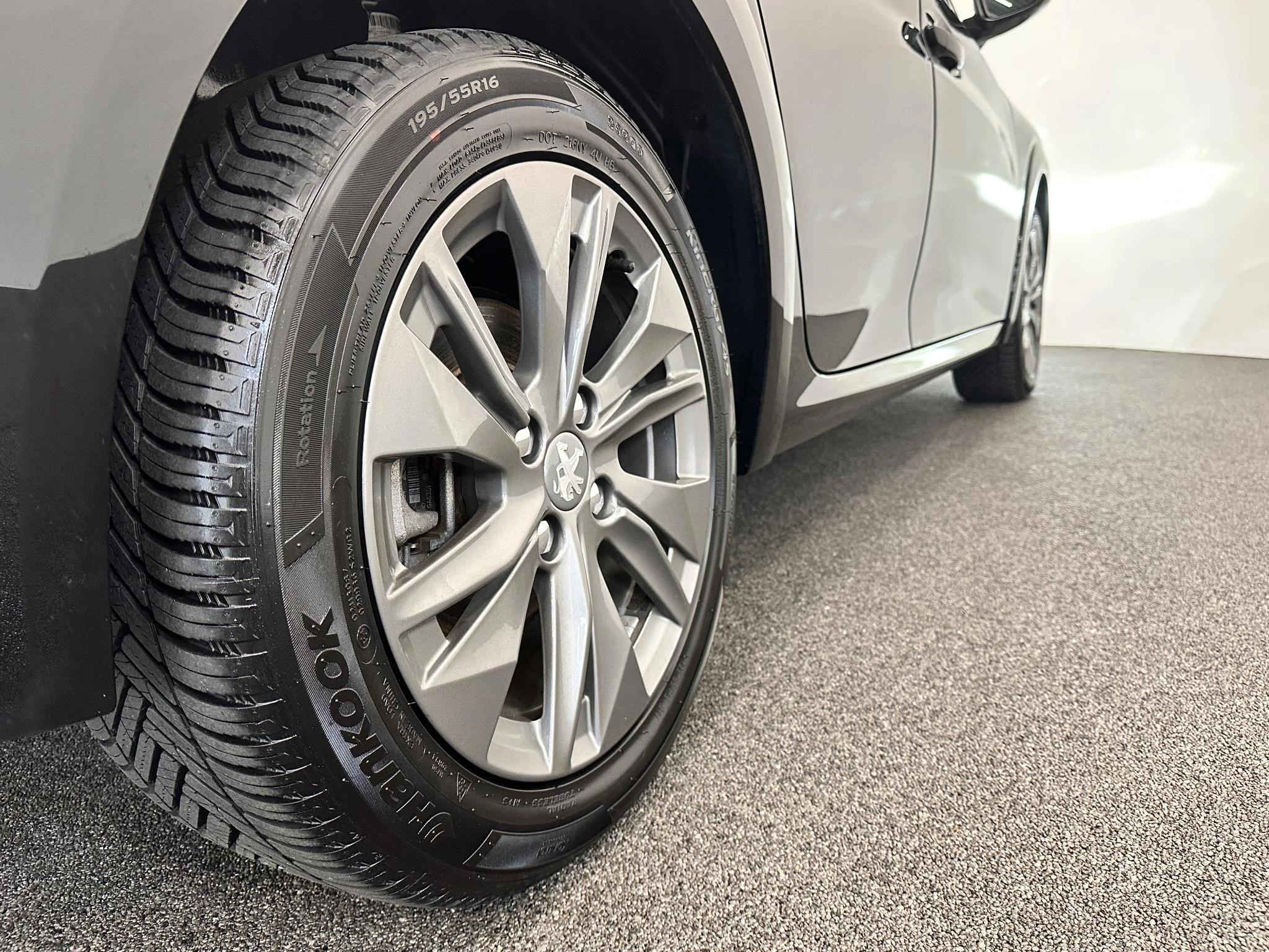 Hoofdafbeelding Peugeot e-208