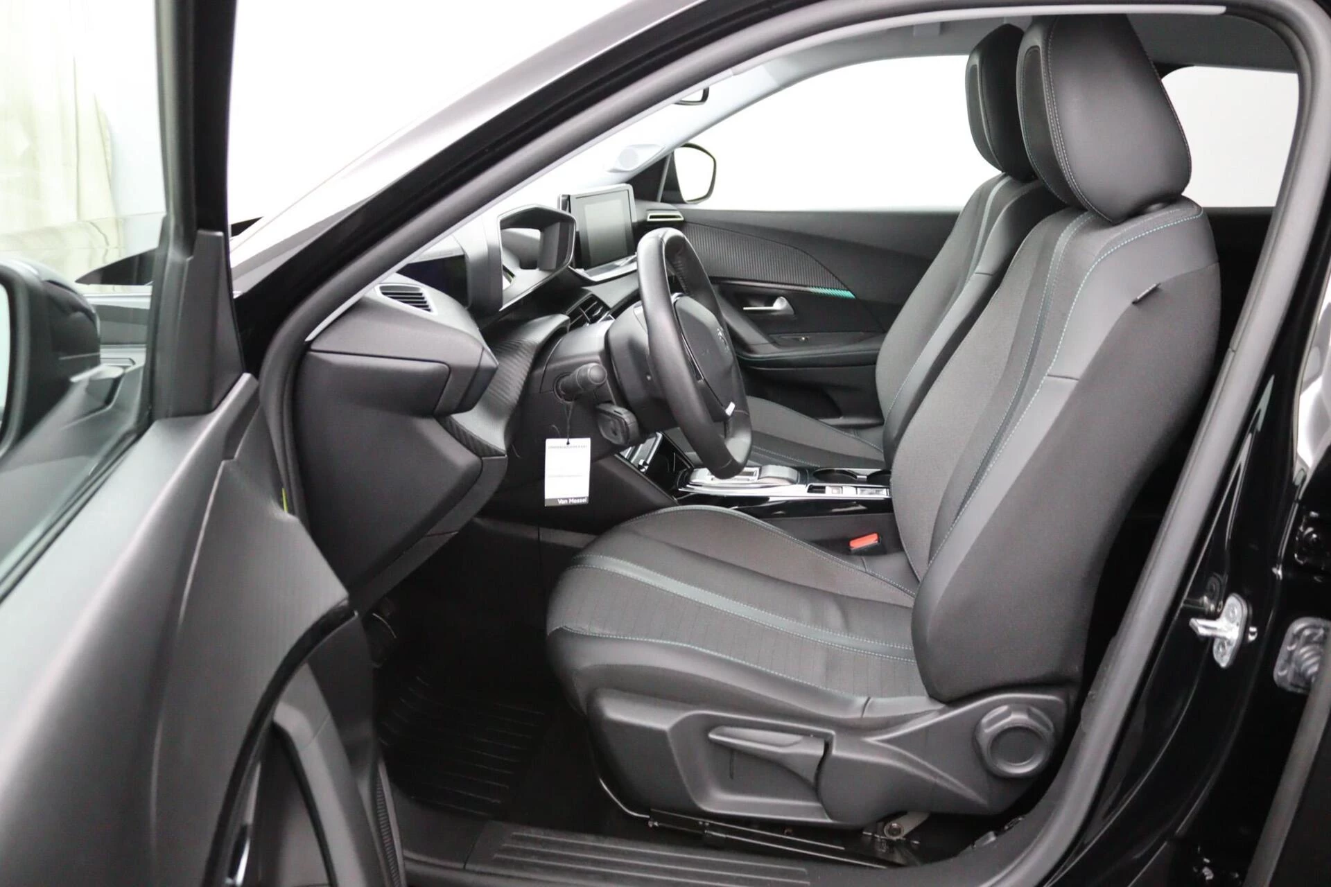 Hoofdafbeelding Peugeot e-2008