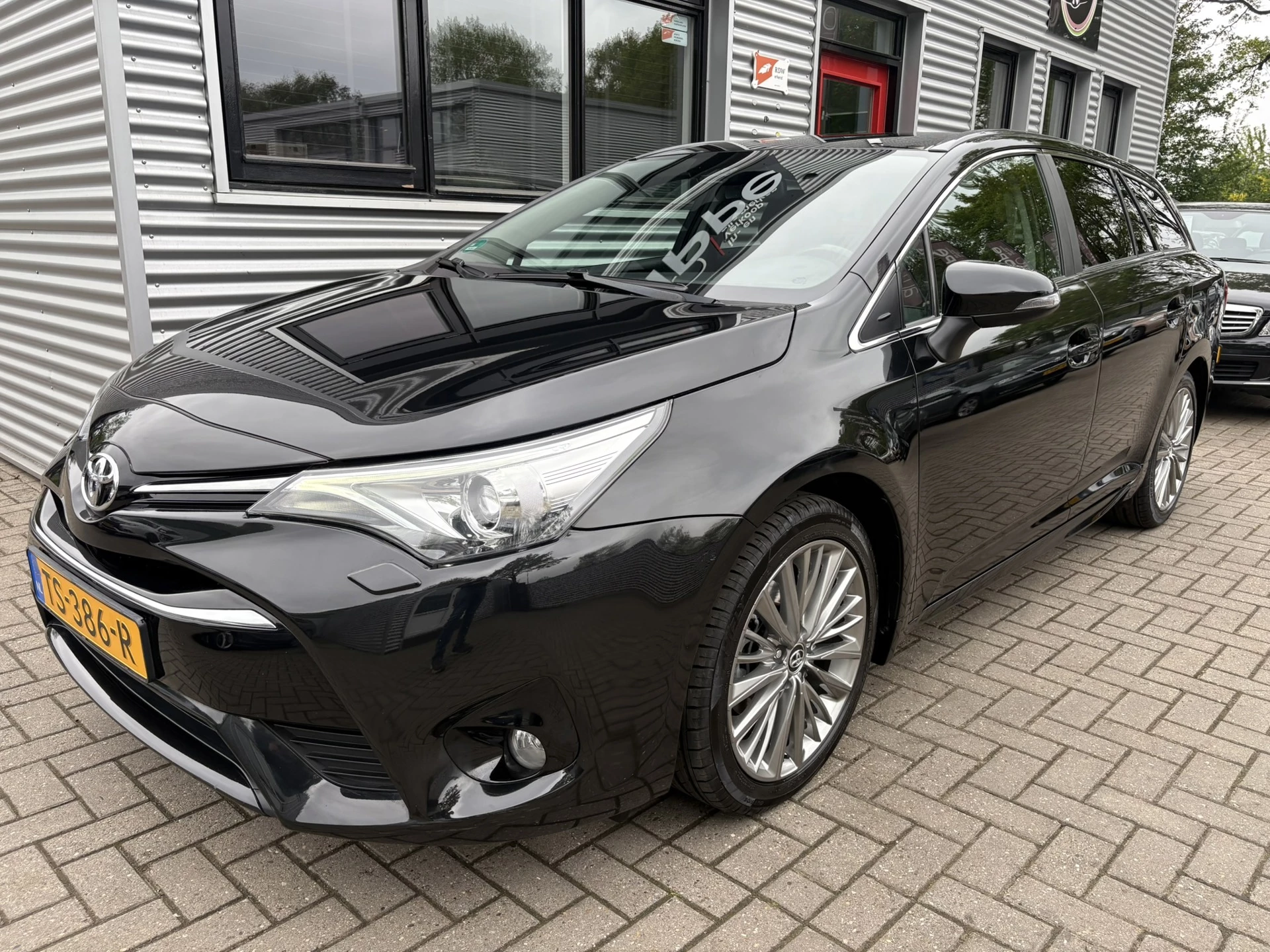 Hoofdafbeelding Toyota Avensis
