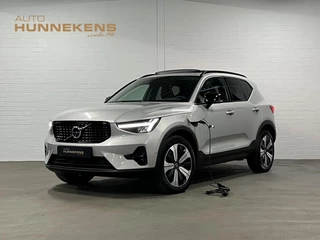 Hoofdafbeelding Volvo XC40 Volvo XC40 1.5 T5 Plug-in hybrid Ultimate Dark Trekhaak | Adapt. cruise | Open dak | 360 camera | Stuur-/stoelverwarming | Harman Kardon | Memory | Leder