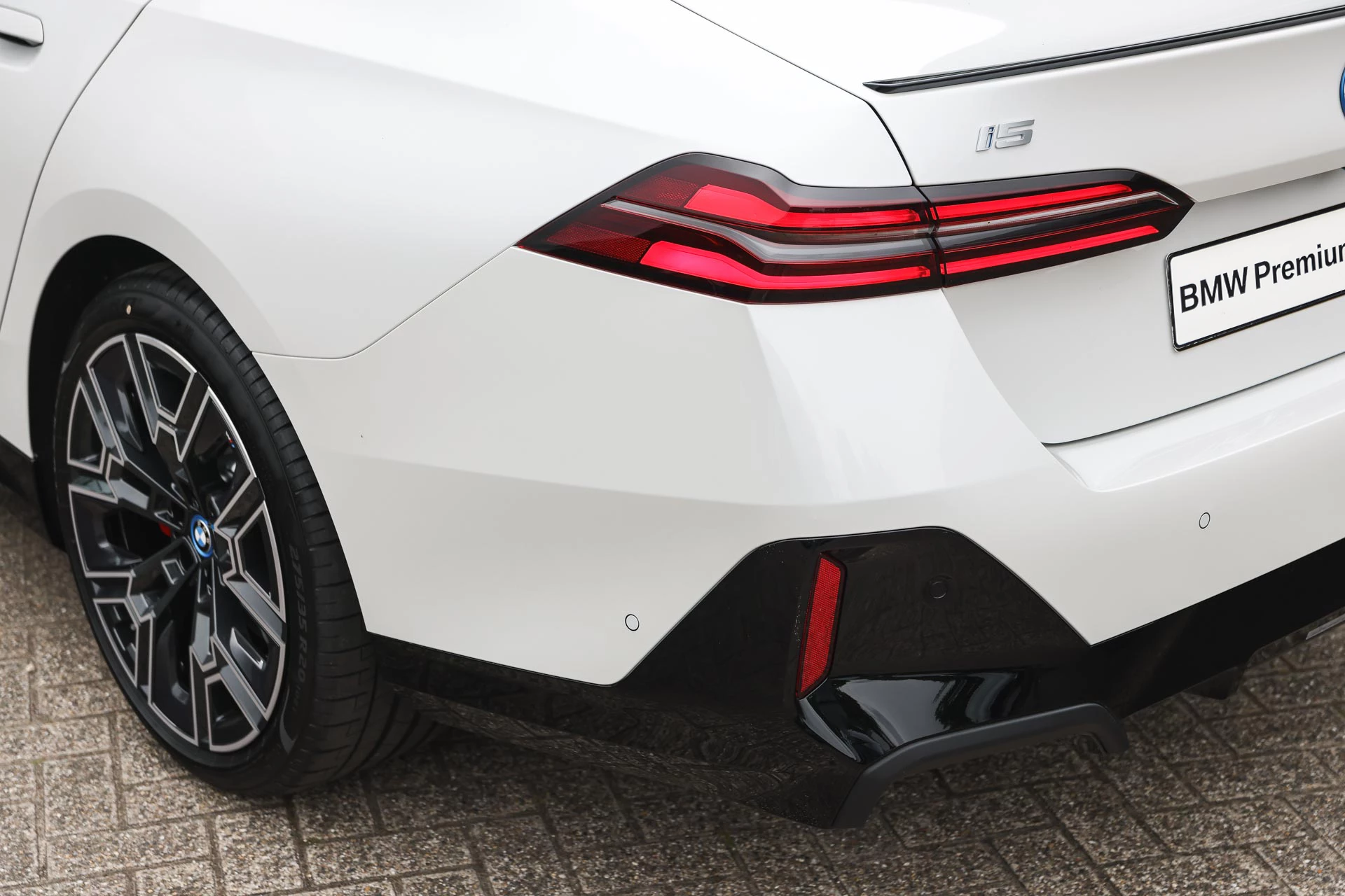 Hoofdafbeelding BMW i5