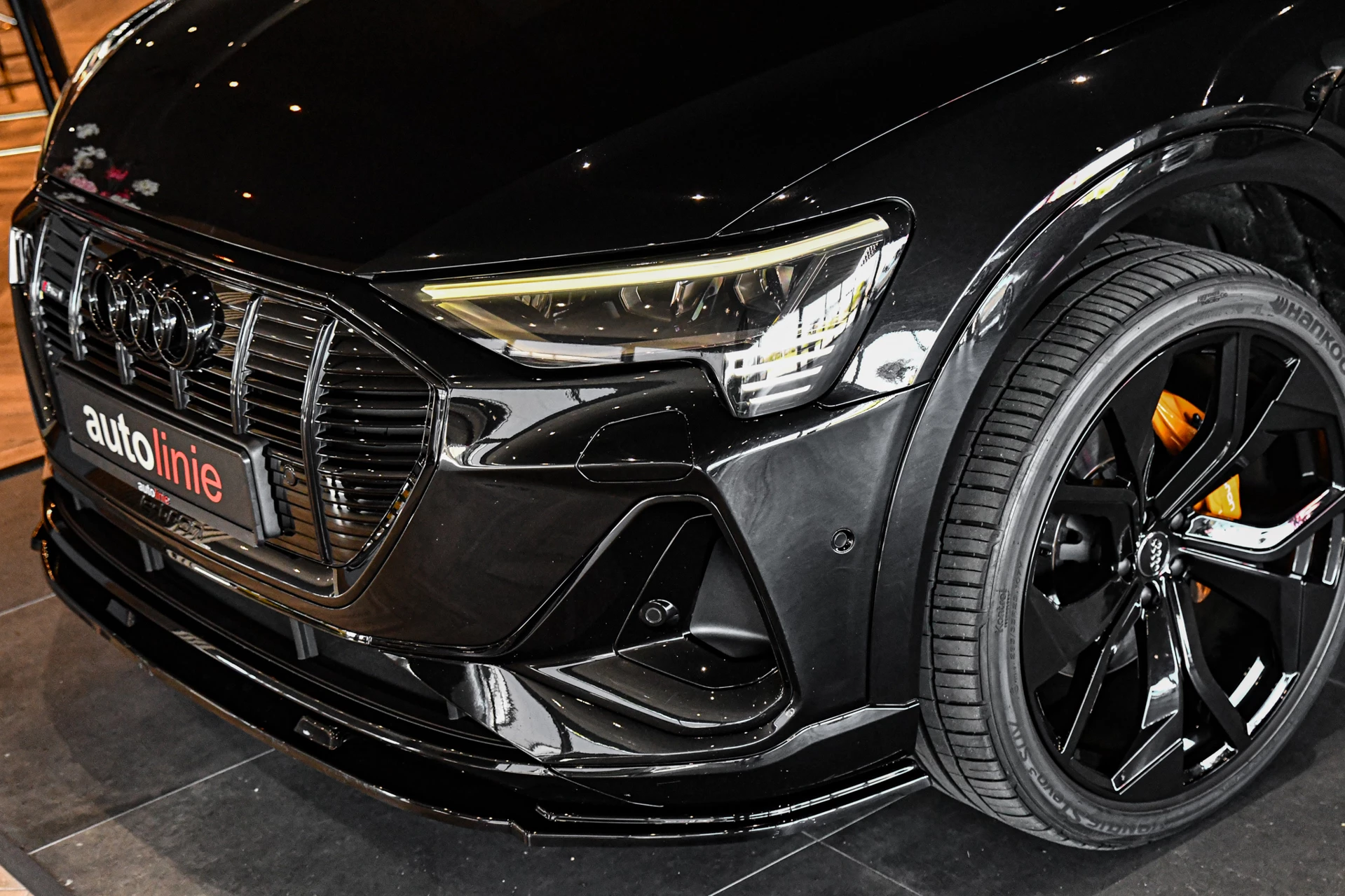 Hoofdafbeelding Audi e-tron