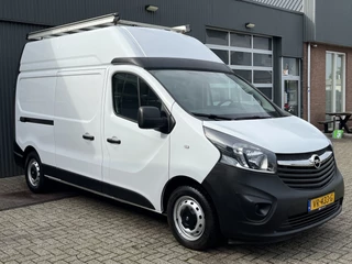 Hoofdafbeelding Opel Vivaro Opel Vivaro 1.6 CDTI L2H3 Airco Cruise Trekhaak Ideaal voor ombouw naar Camper Dealer onderhouden 1e eigenaar Euro 5 Bpm vrij voor prive gebruik