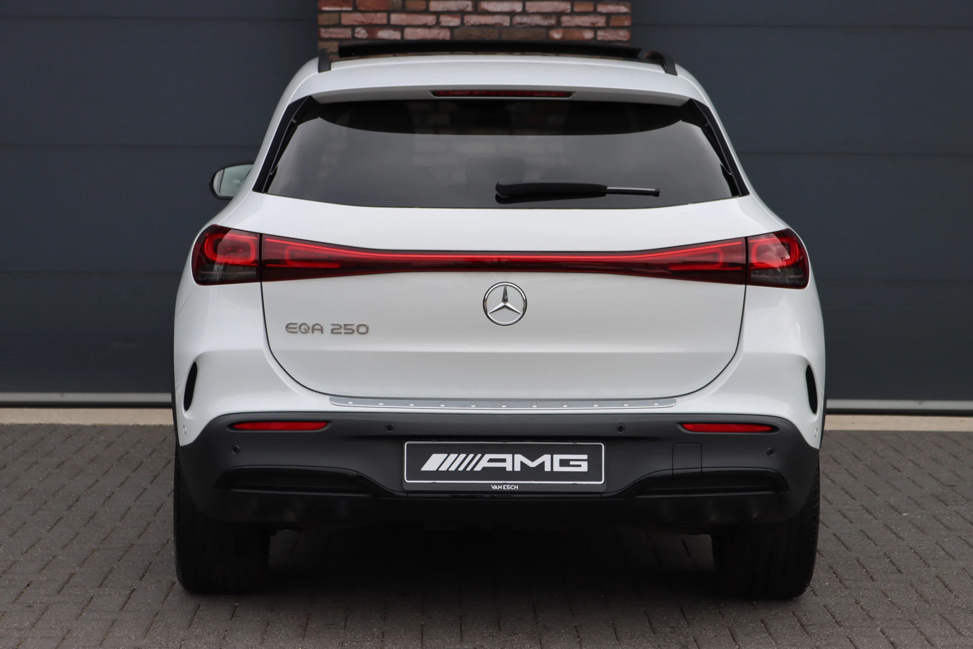 Hoofdafbeelding Mercedes-Benz EQA