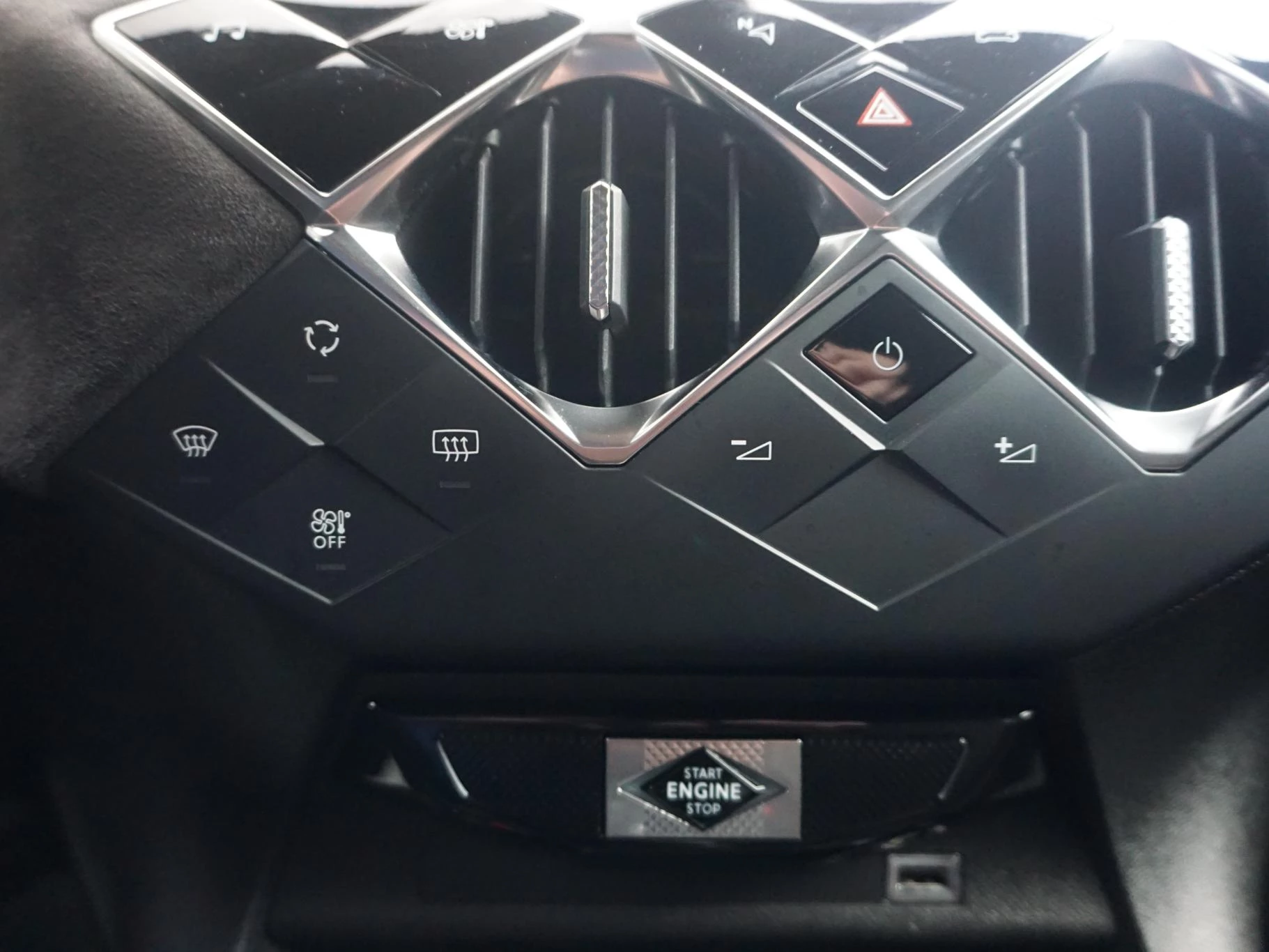Hoofdafbeelding DS DS 3