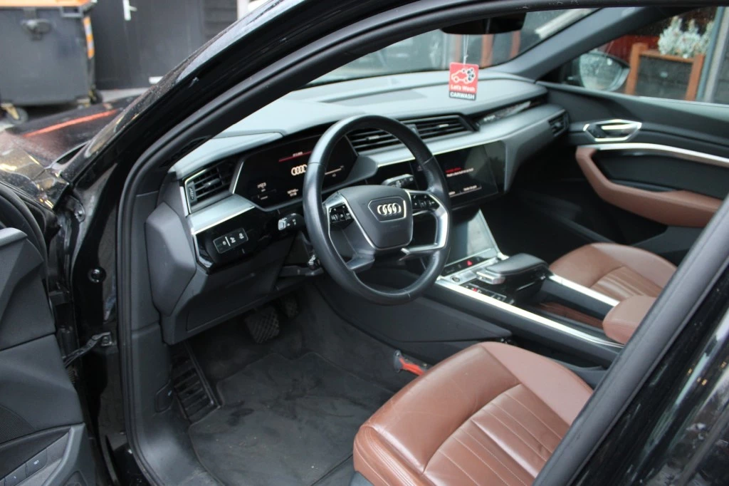 Hoofdafbeelding Audi e-tron